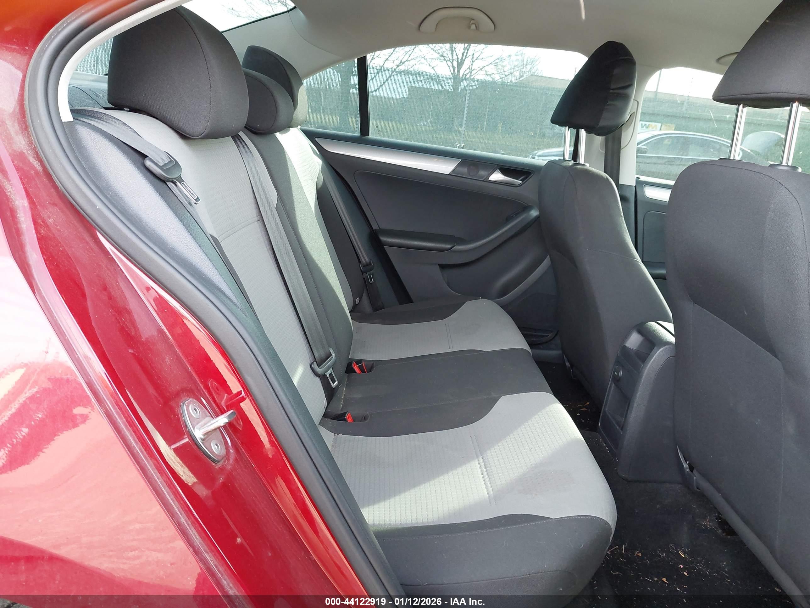 VOLKSWAGEN JETTA image 8