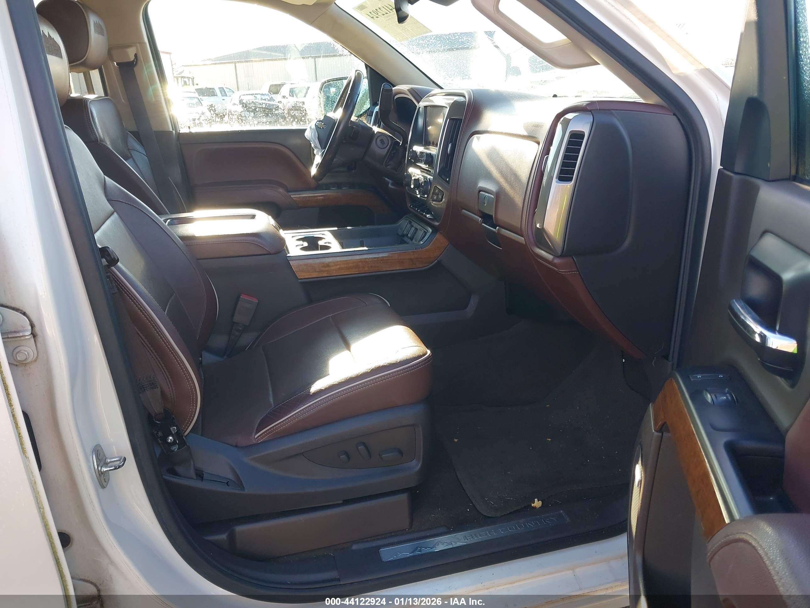 CHEVROLET SILVERADO image 5