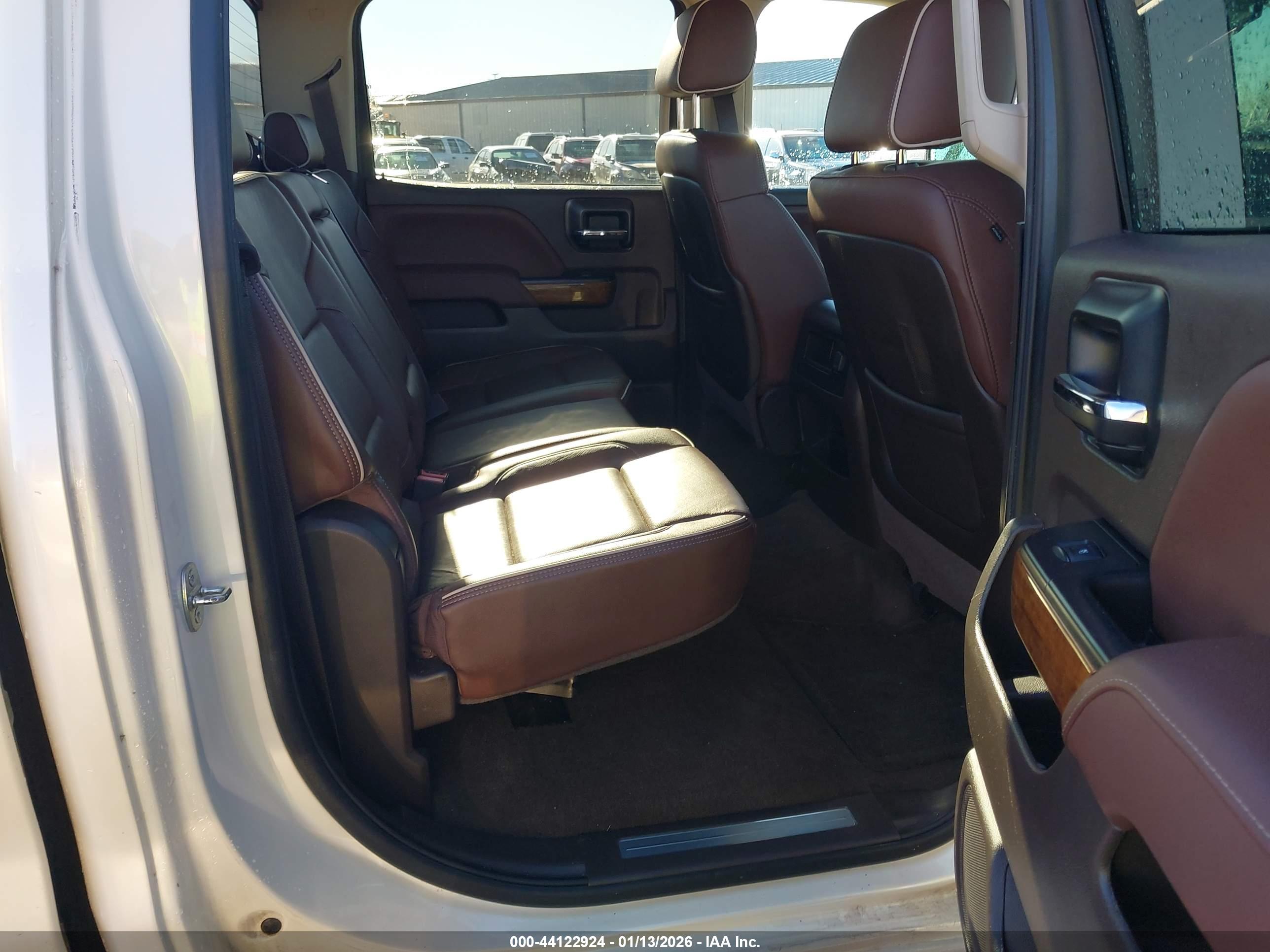 CHEVROLET SILVERADO image 8