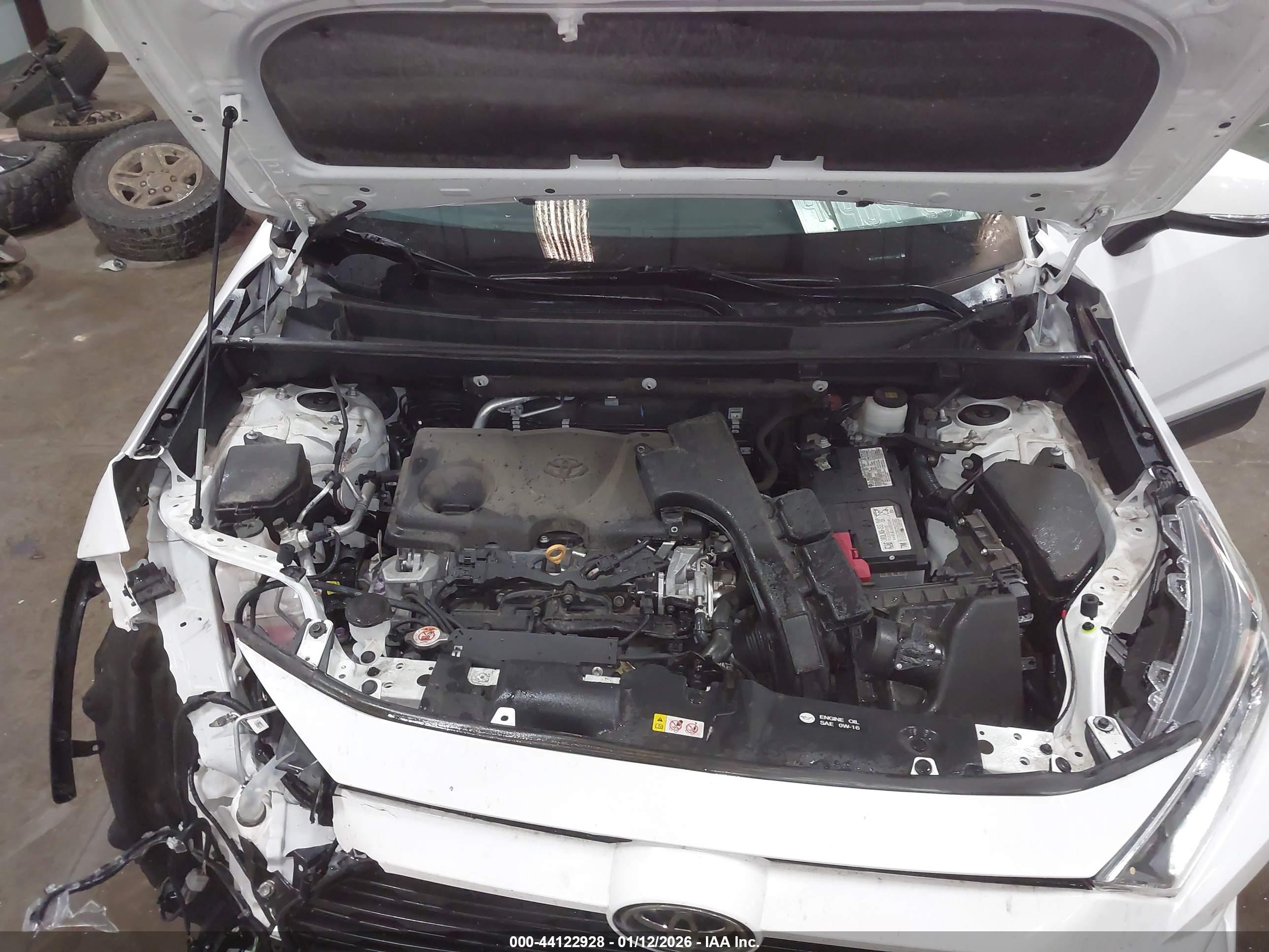 TOYOTA RAV4 image 10