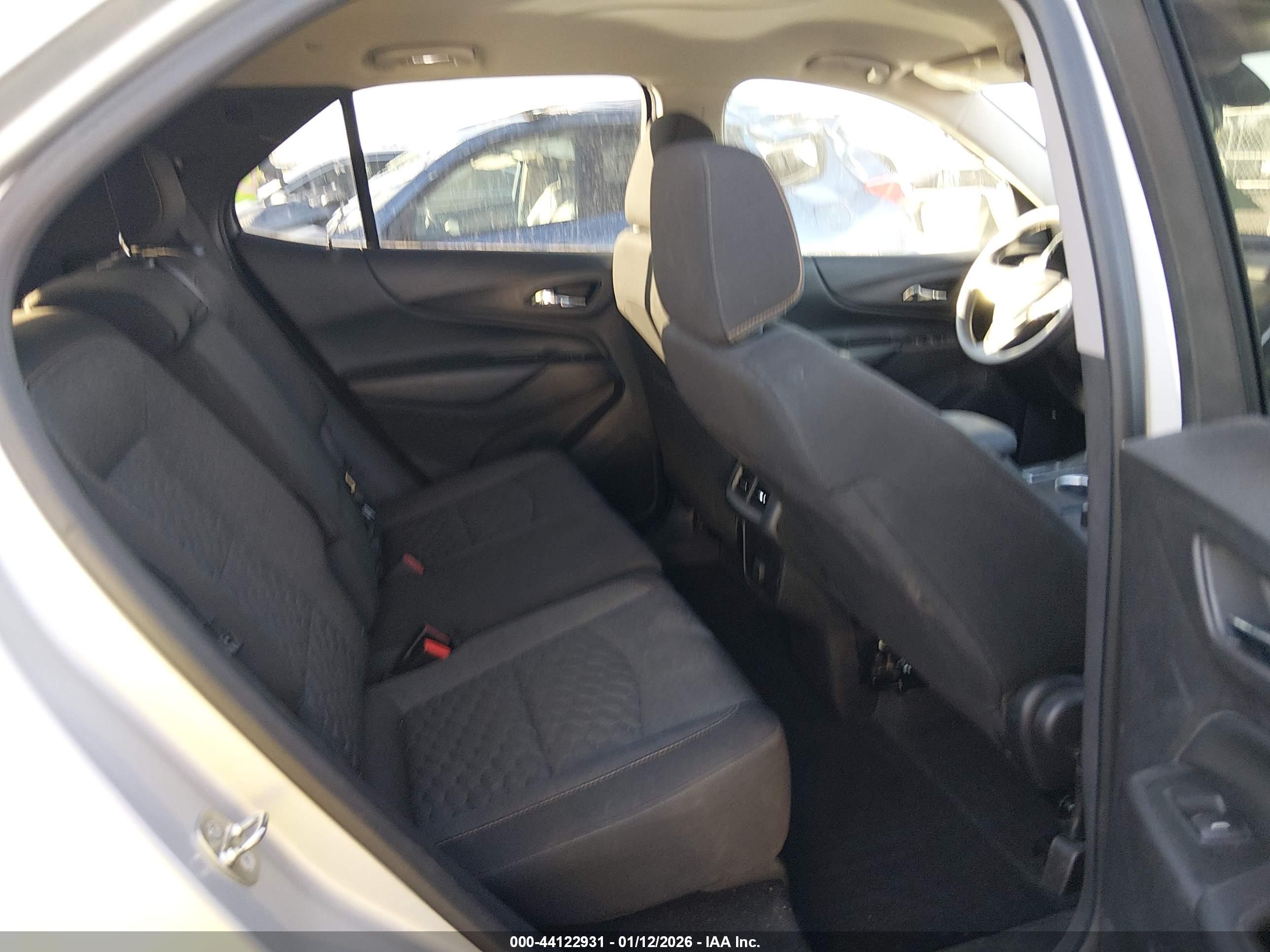 CHEVROLET EQUINOX image 8