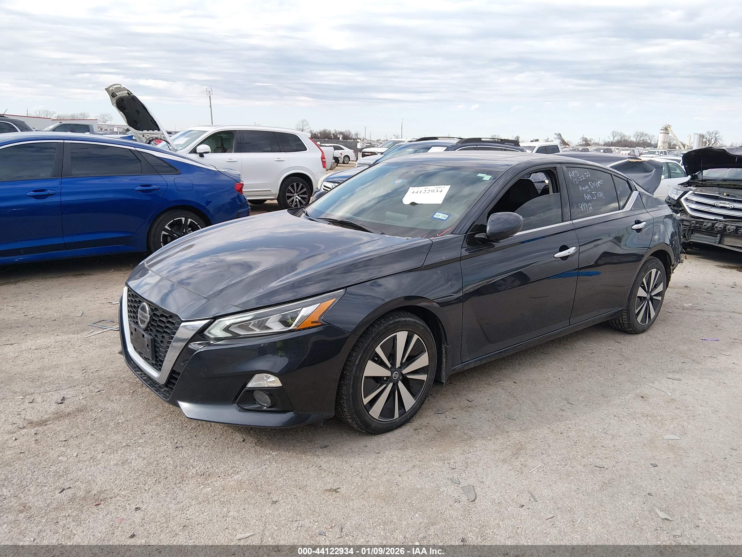 NISSAN ALTIMA image 2