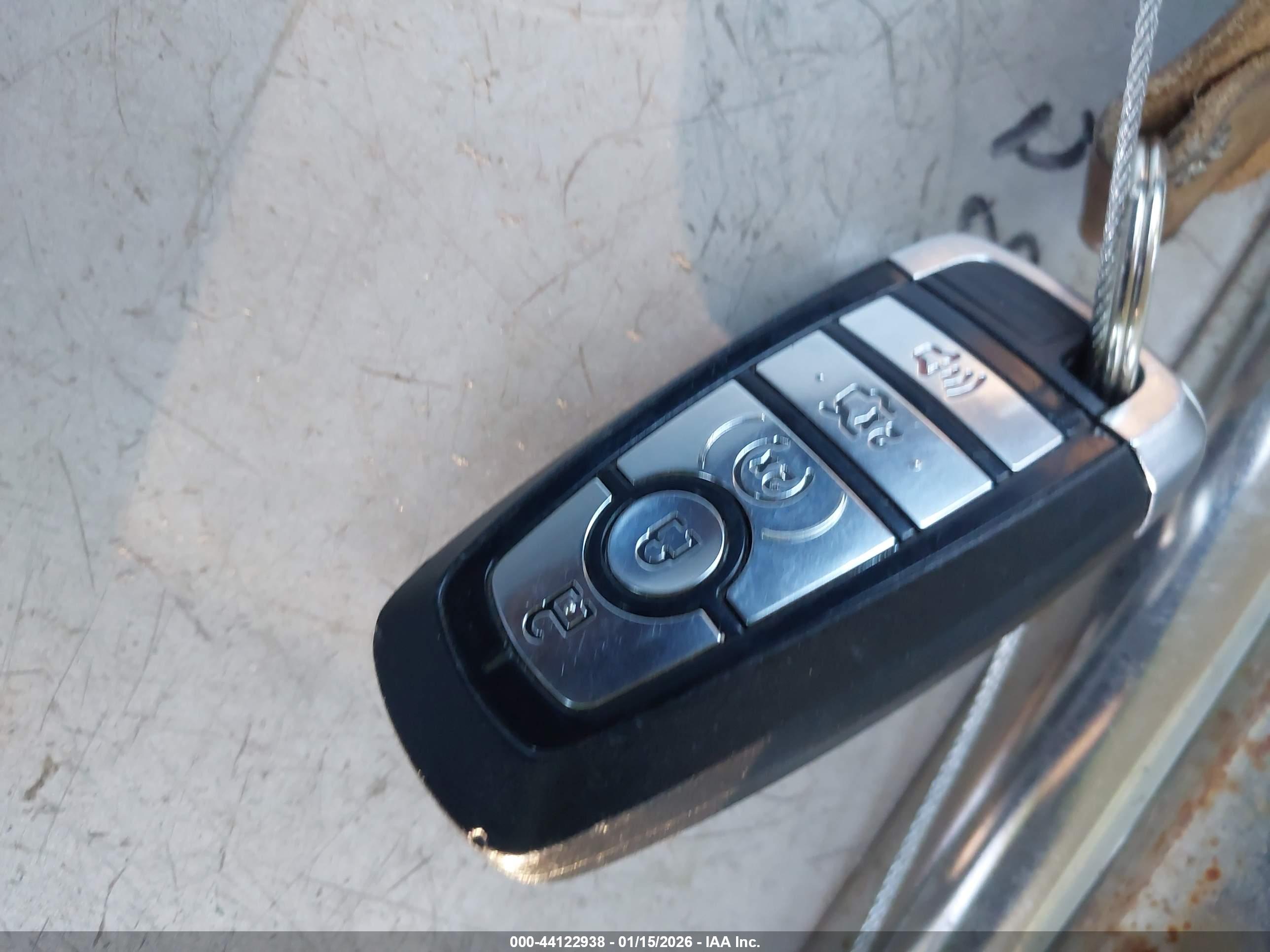 FORD FUSION image 11