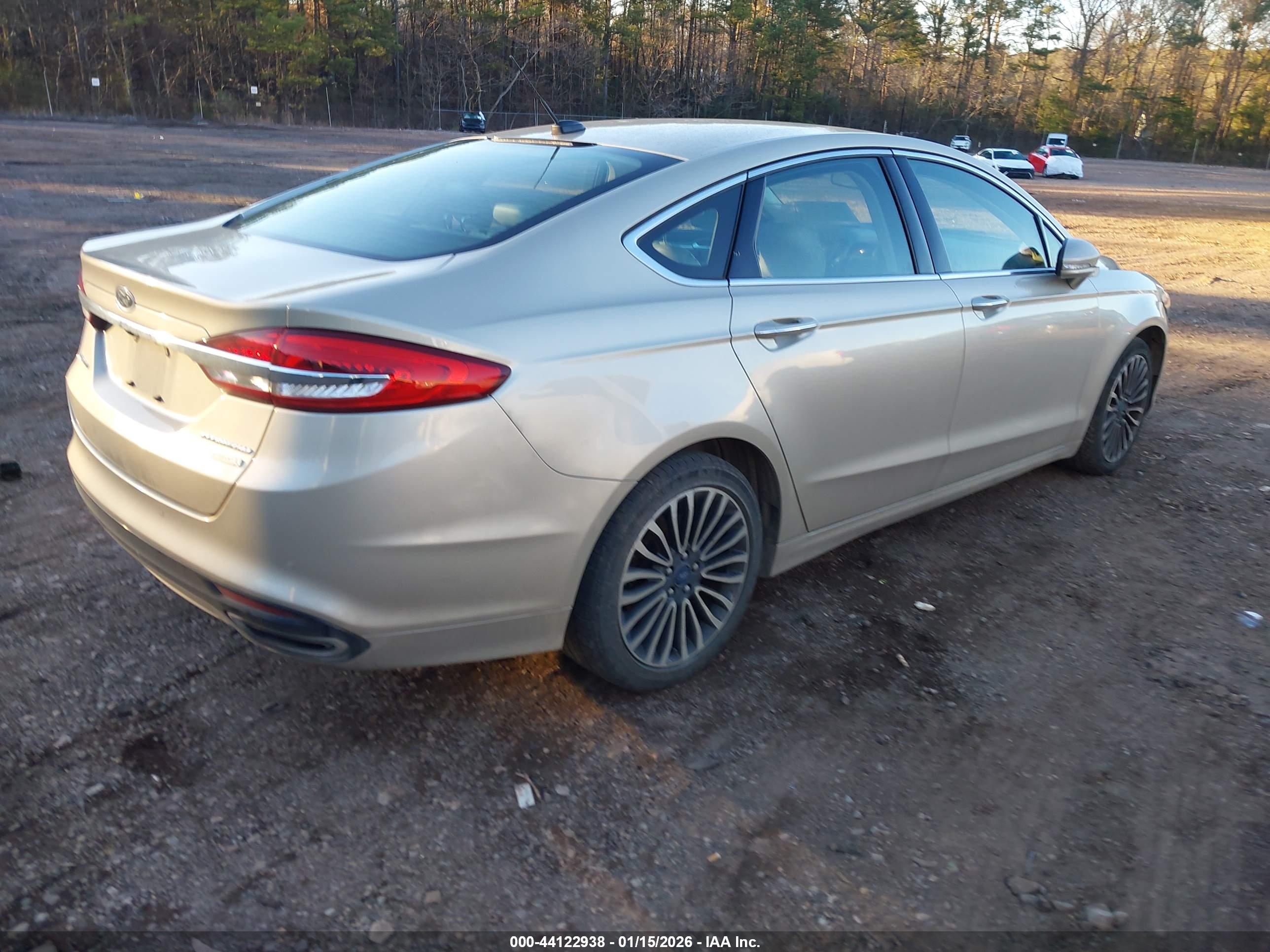 FORD FUSION image 4