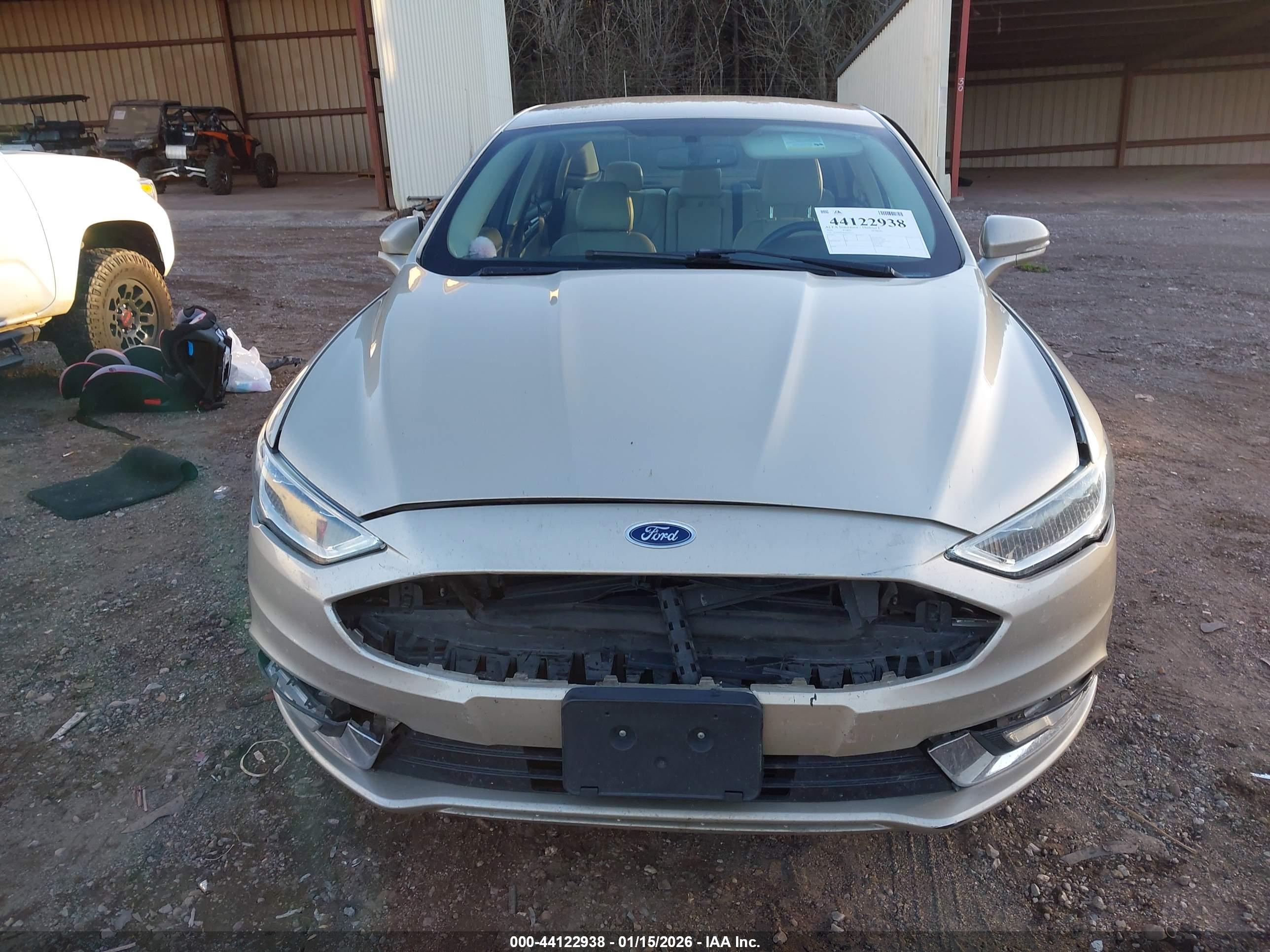 FORD FUSION image 6