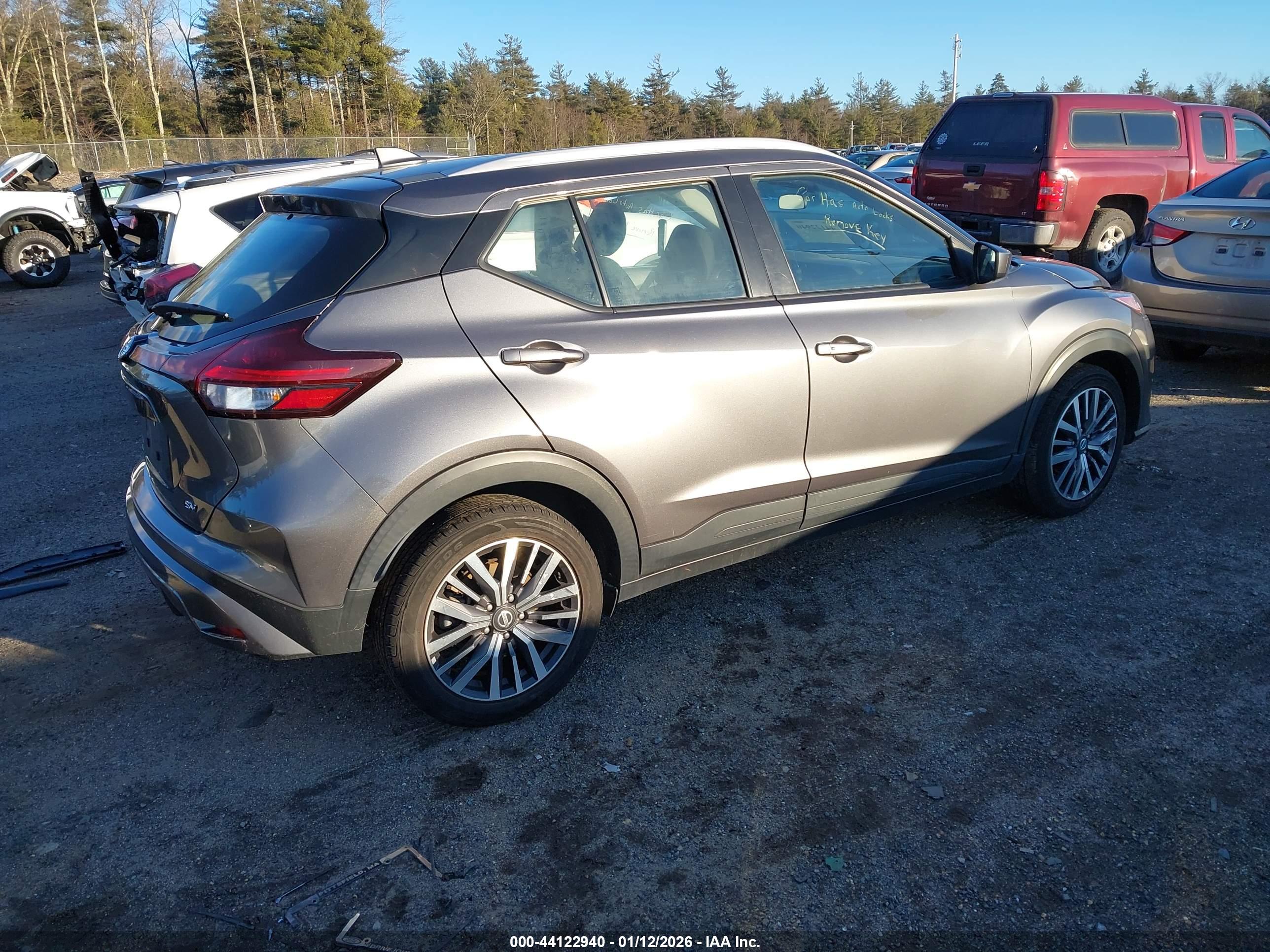 NISSAN KICKS image 4