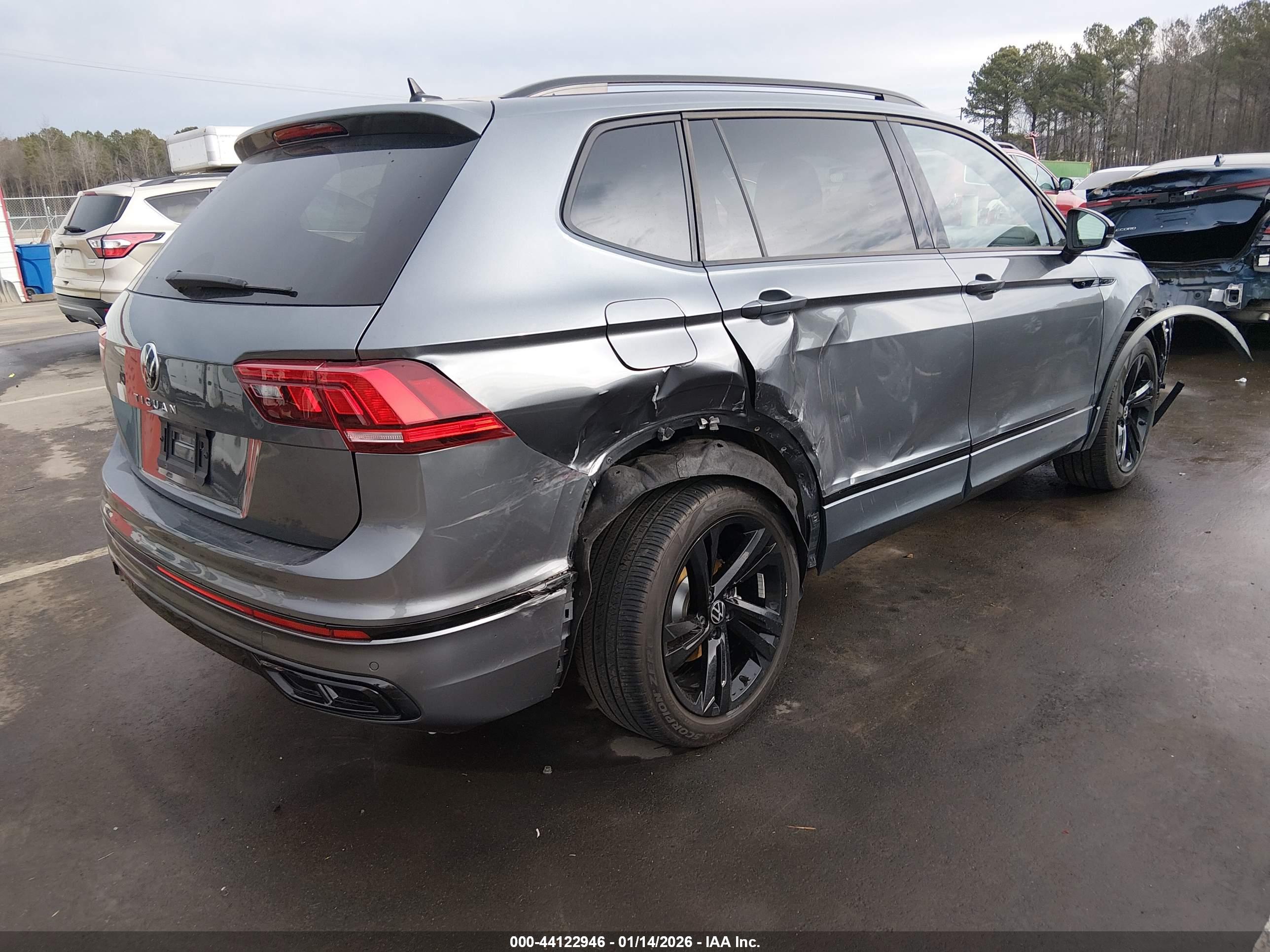 VOLKSWAGEN TIGUAN image 4
