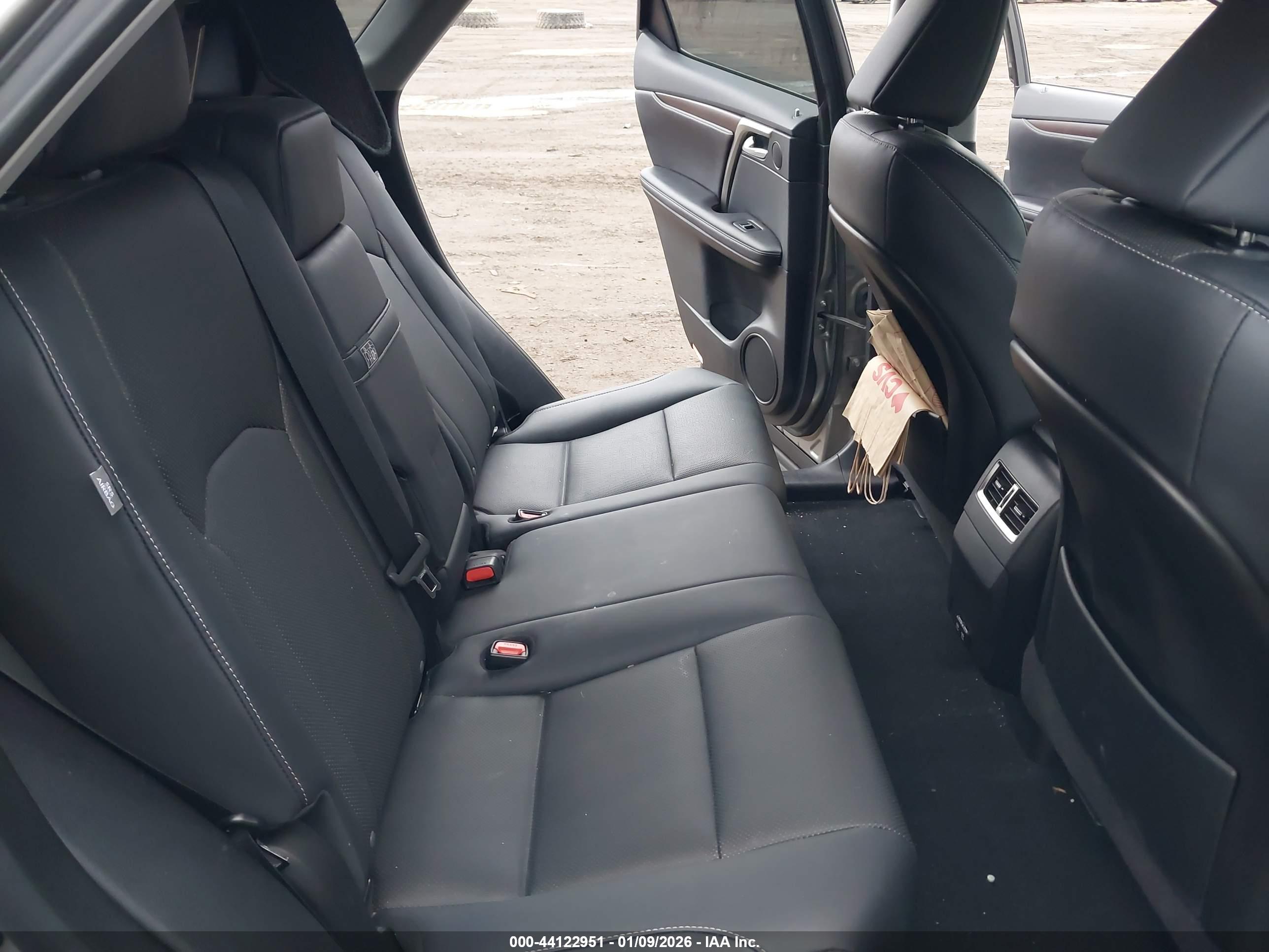 LEXUS RX image 8