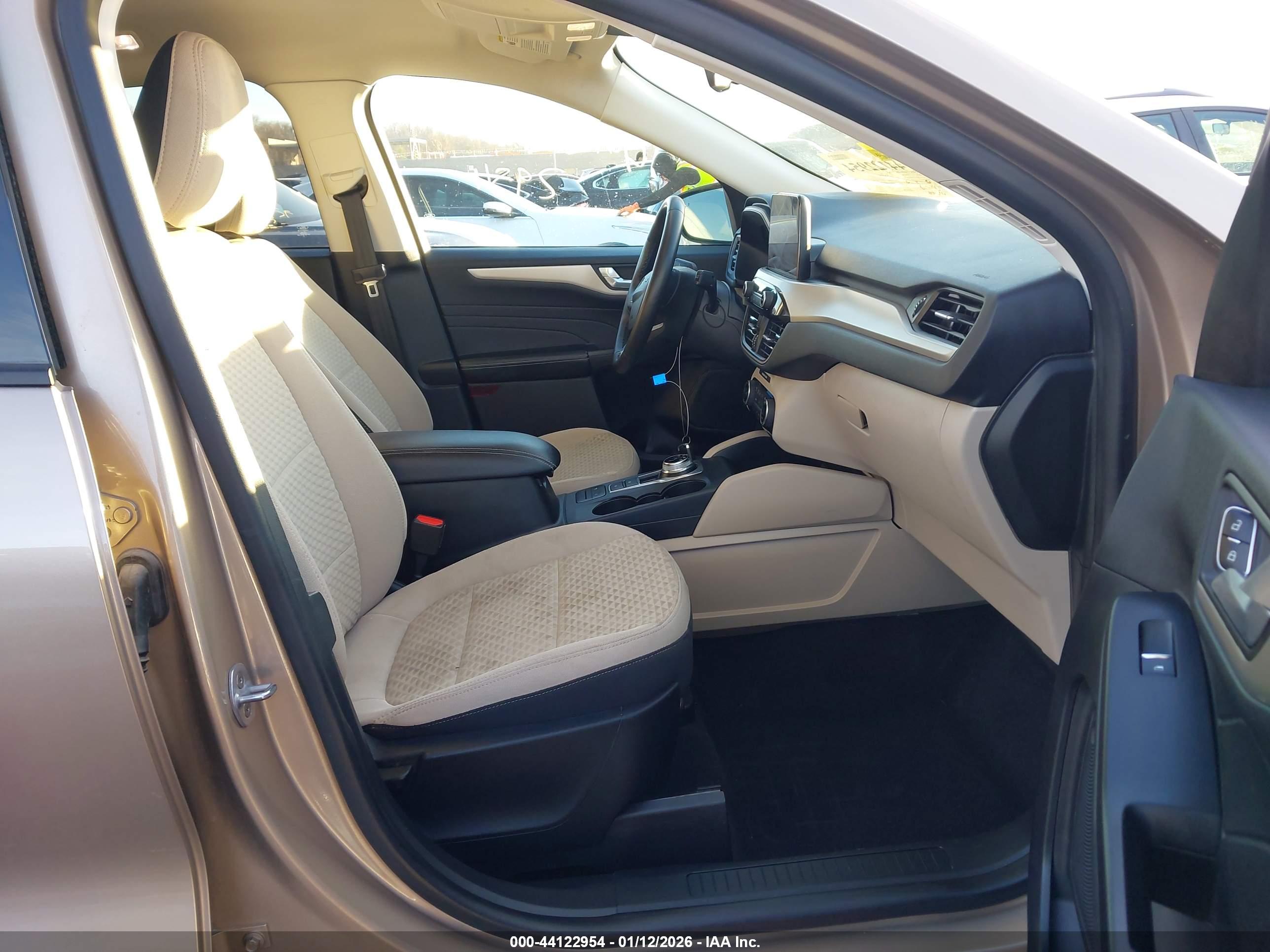 FORD ESCAPE image 5