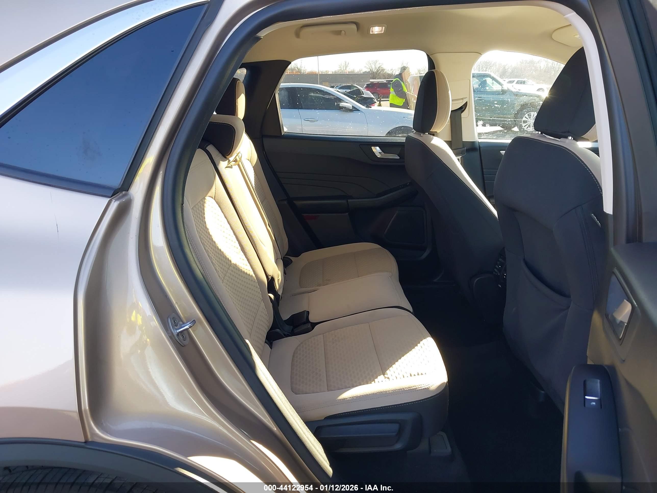 FORD ESCAPE image 8
