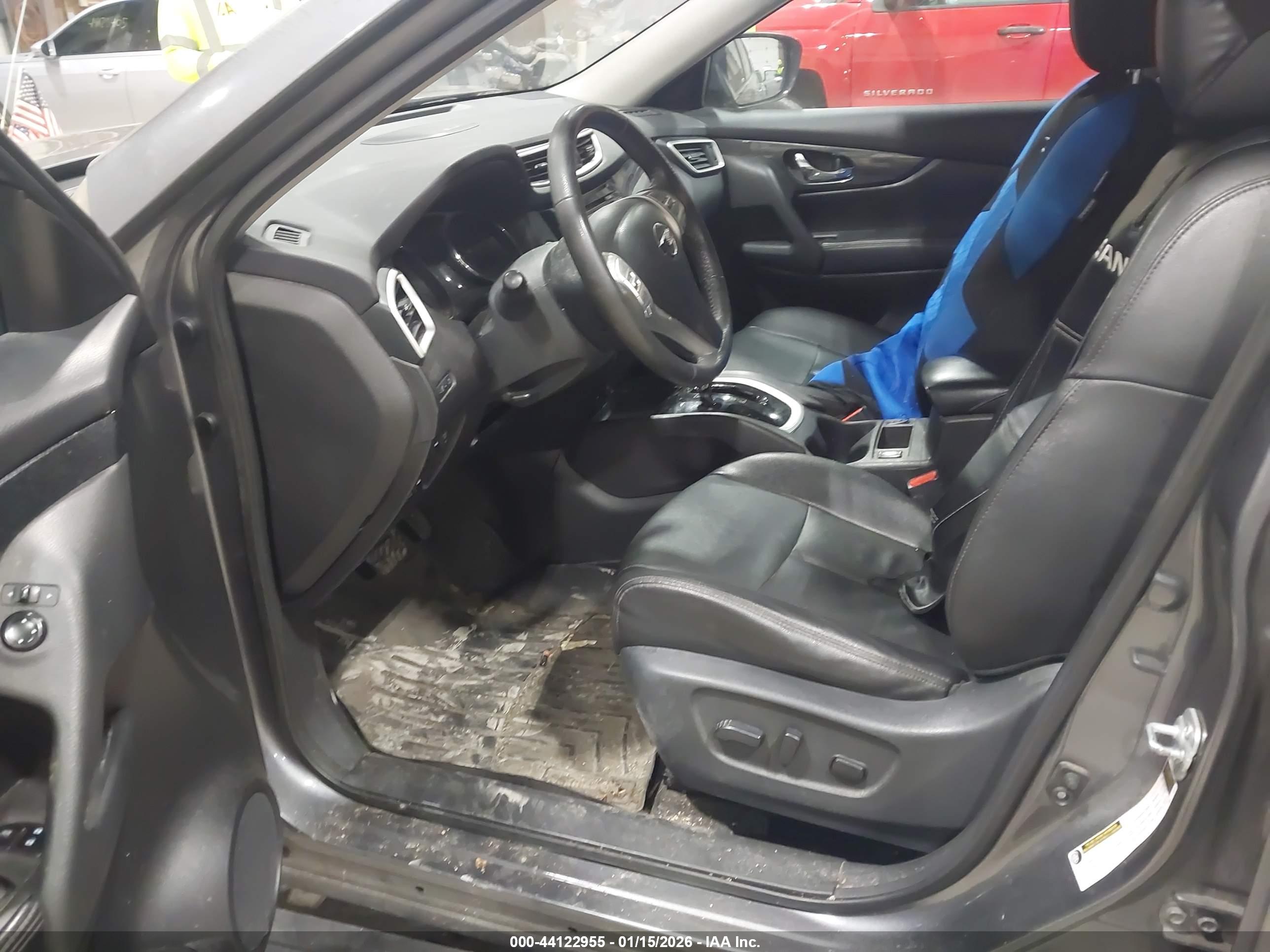NISSAN ROGUE image 8