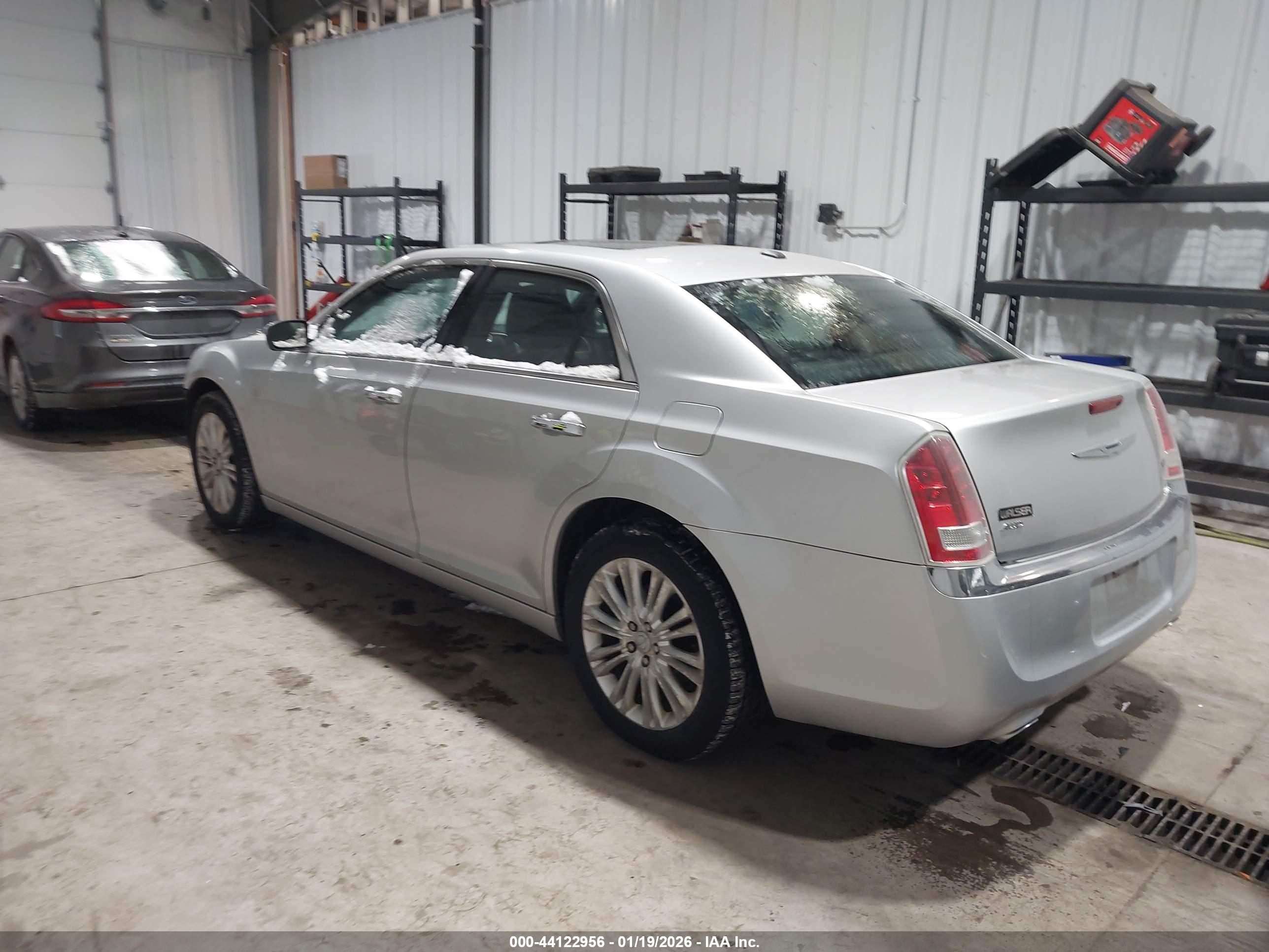 CHRYSLER 300 image 3
