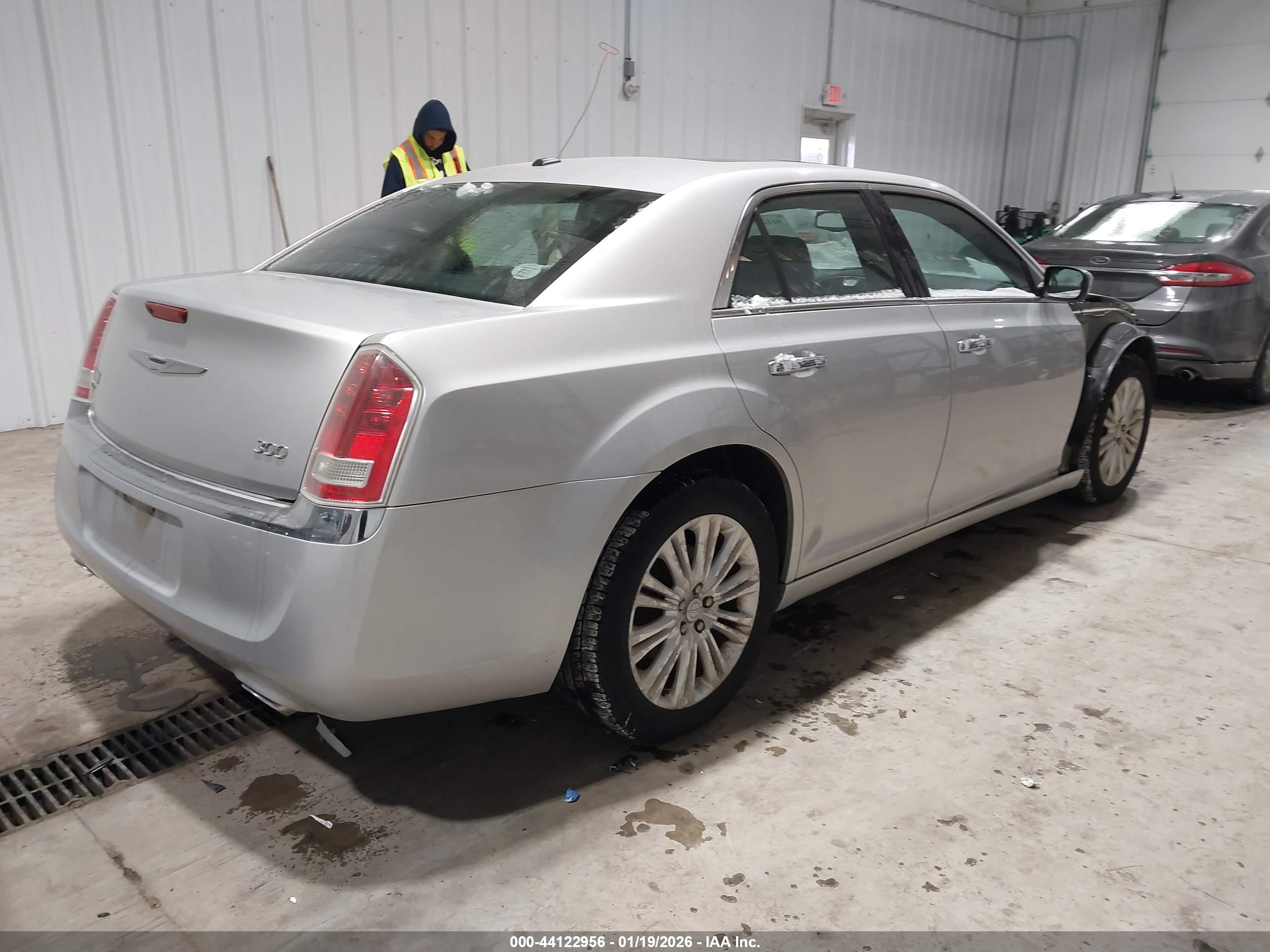 CHRYSLER 300 image 4