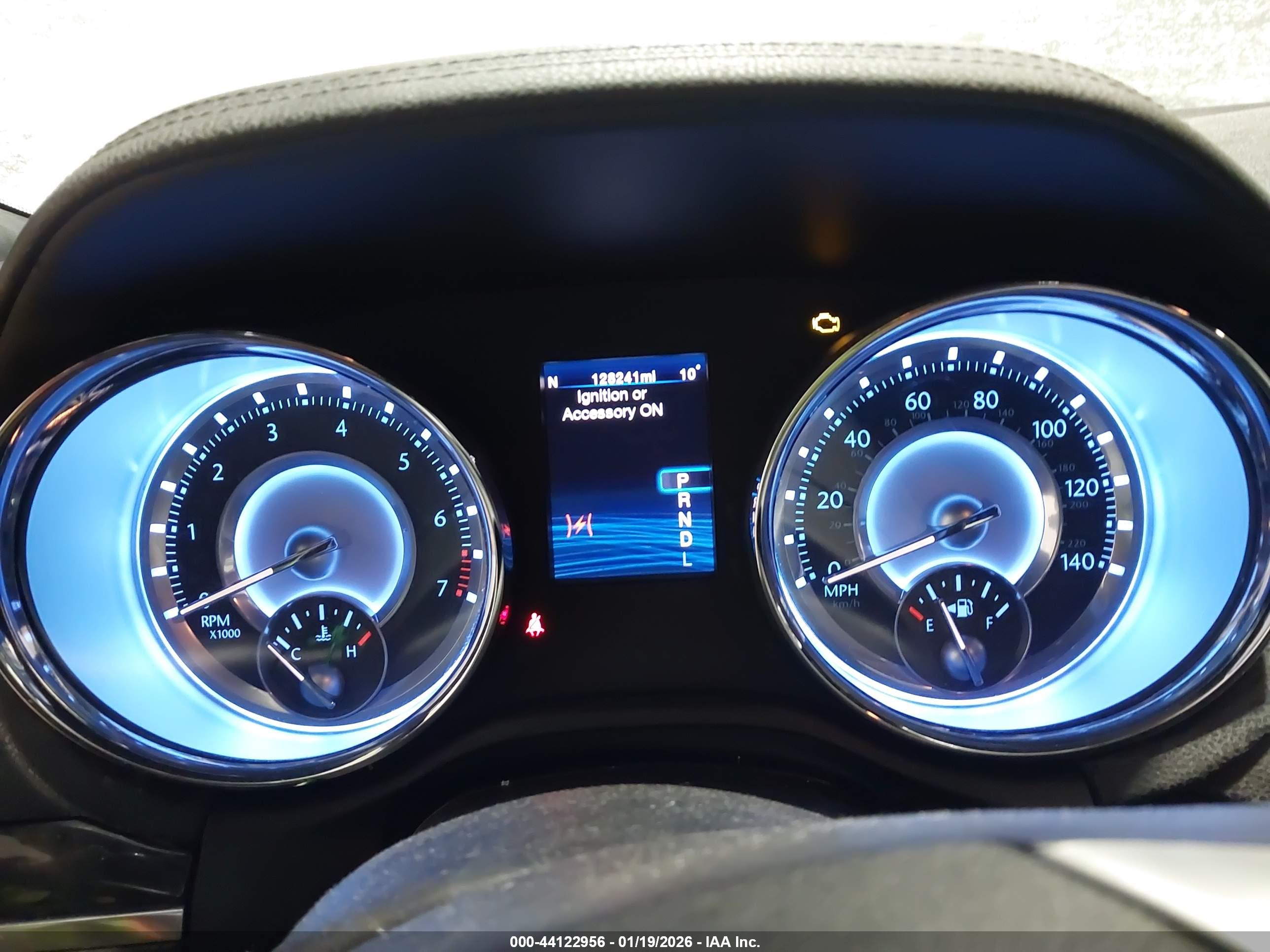 CHRYSLER 300 image 7