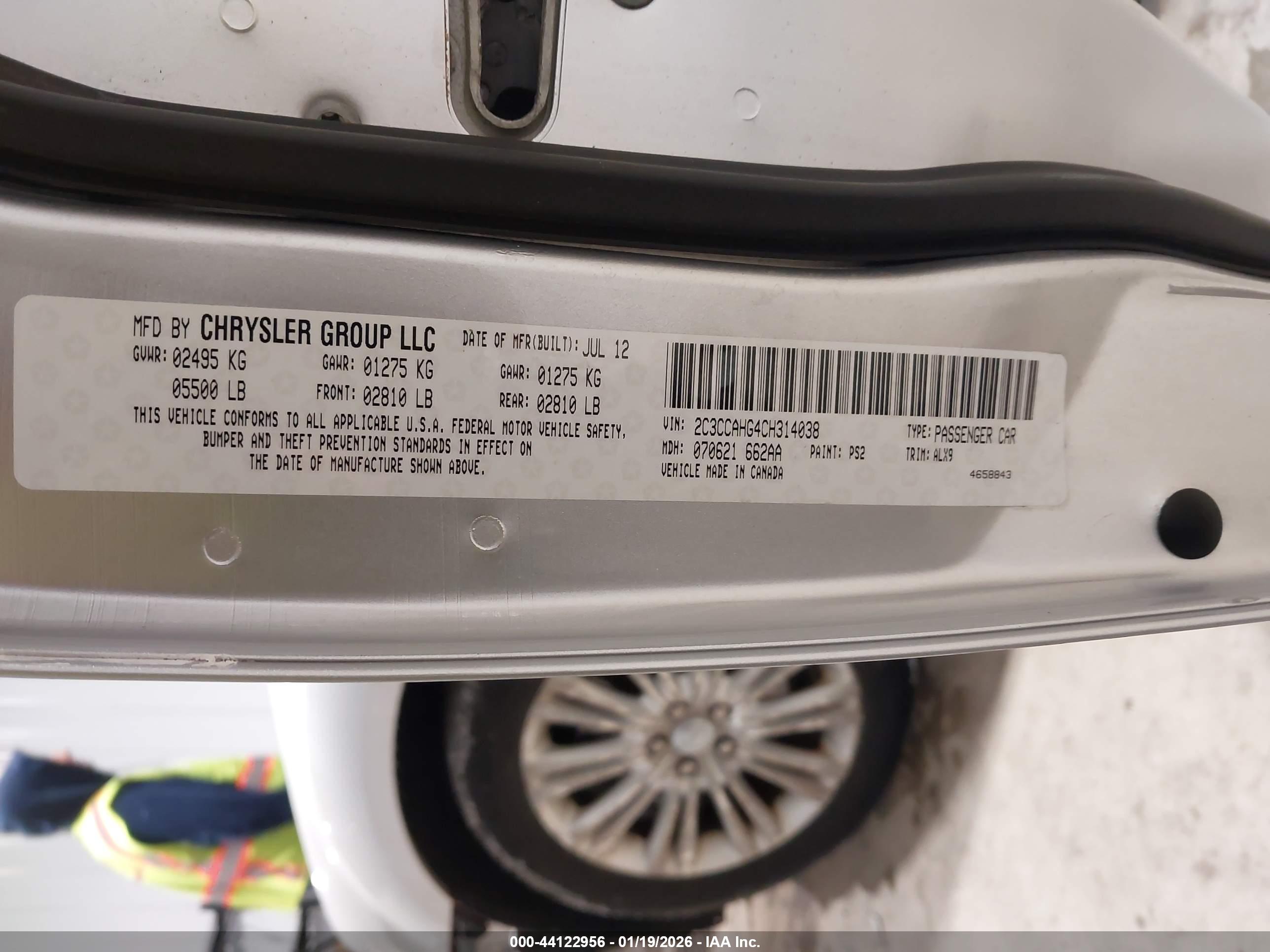 CHRYSLER 300 image 9
