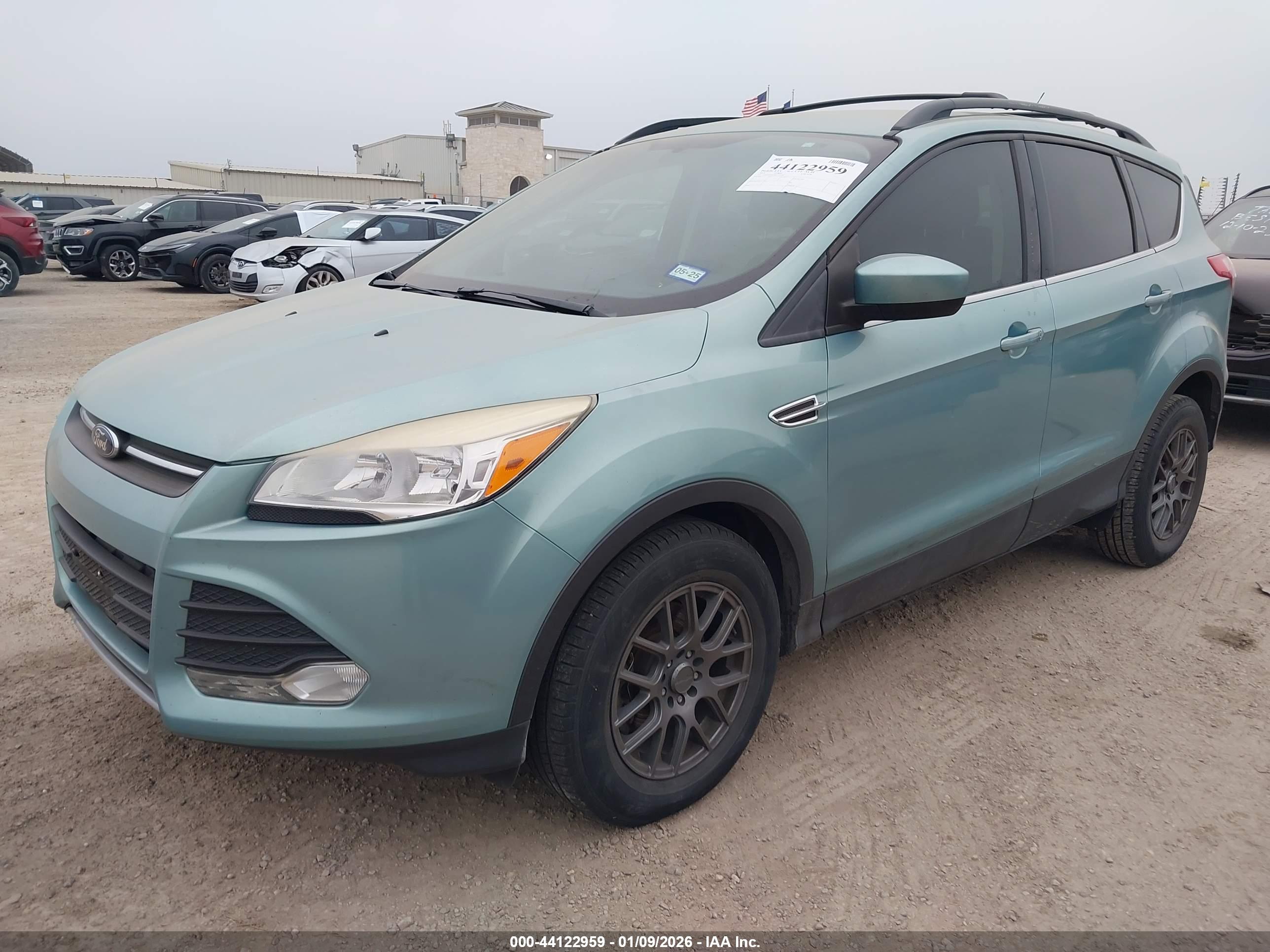 FORD ESCAPE image 2