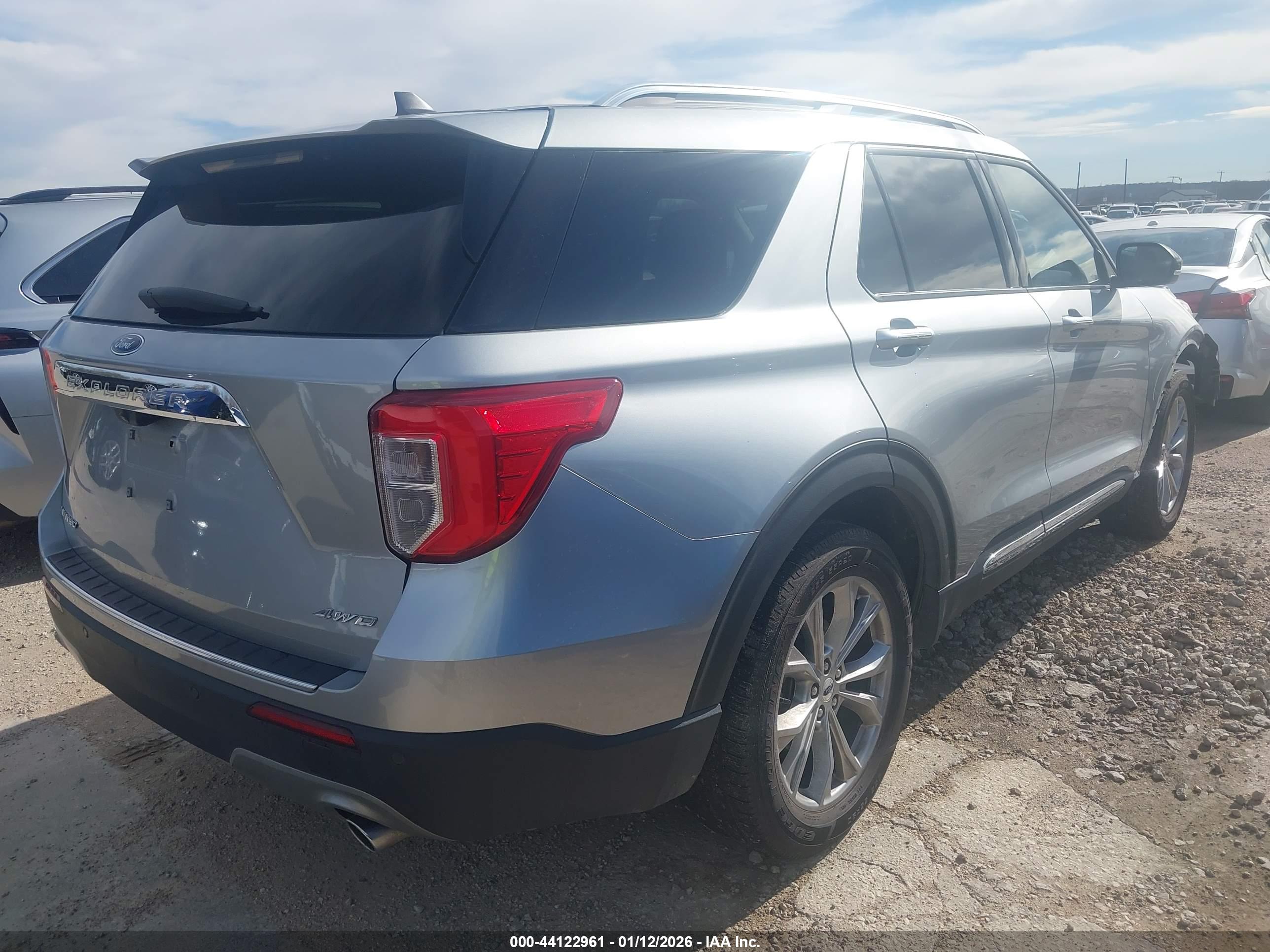 FORD EXPLORER image 4