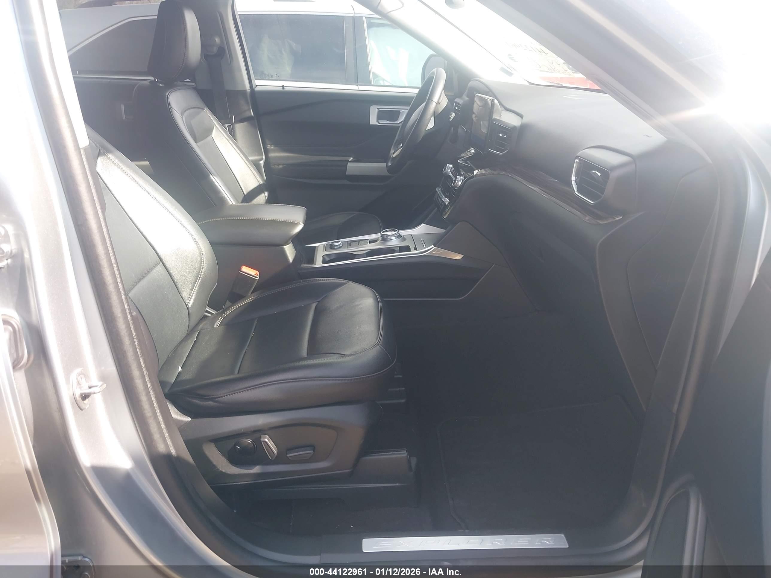 FORD EXPLORER image 5