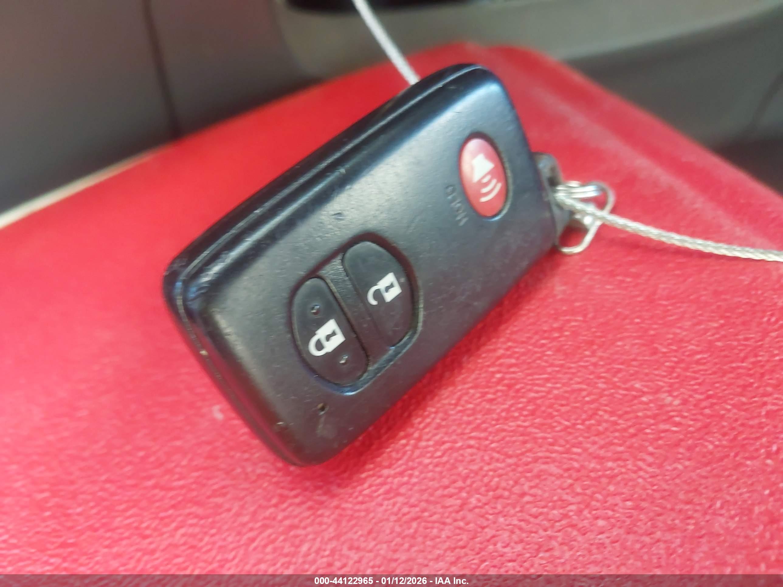 TOYOTA PRIUS image 11