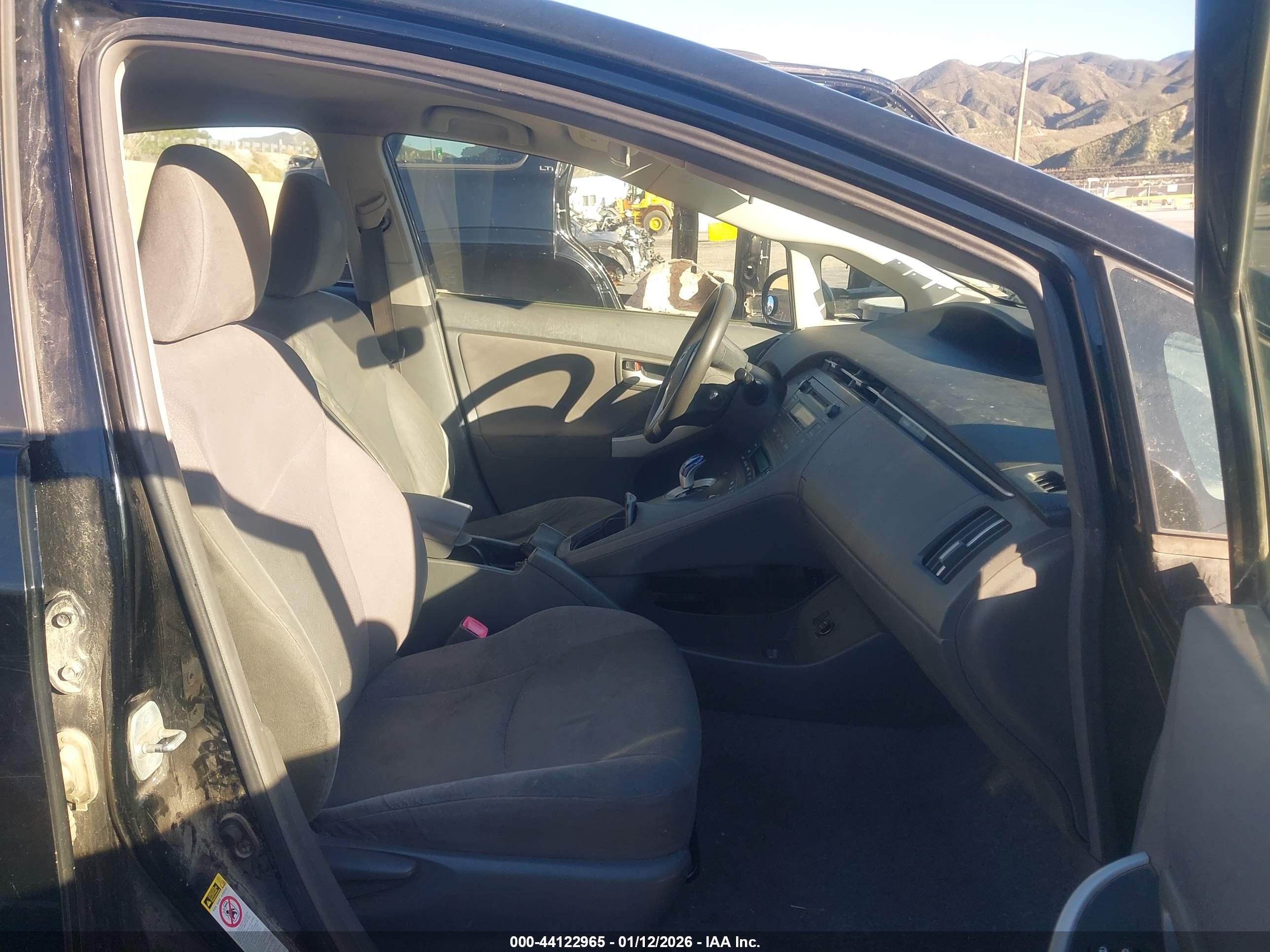 TOYOTA PRIUS image 5