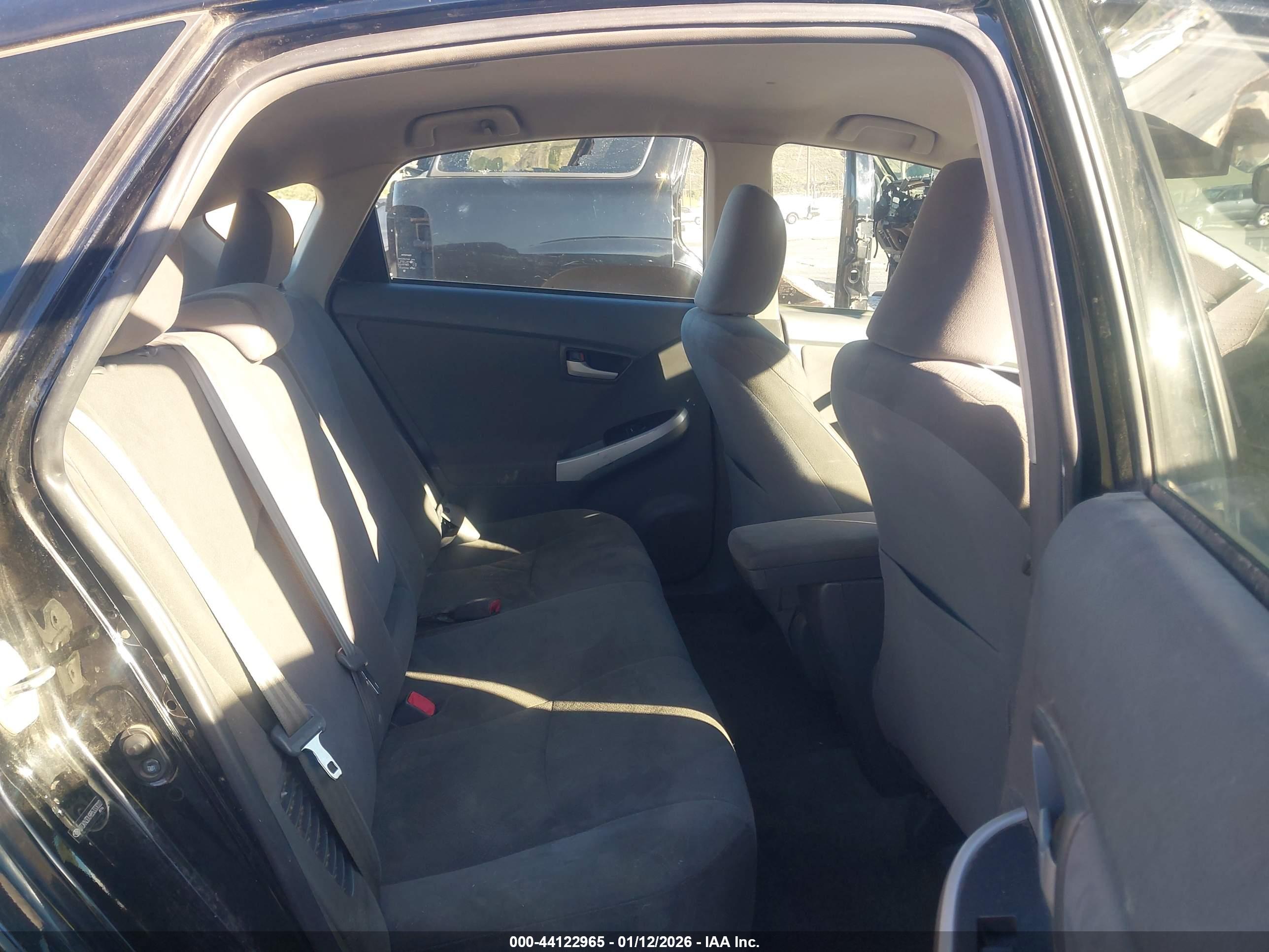 TOYOTA PRIUS image 8