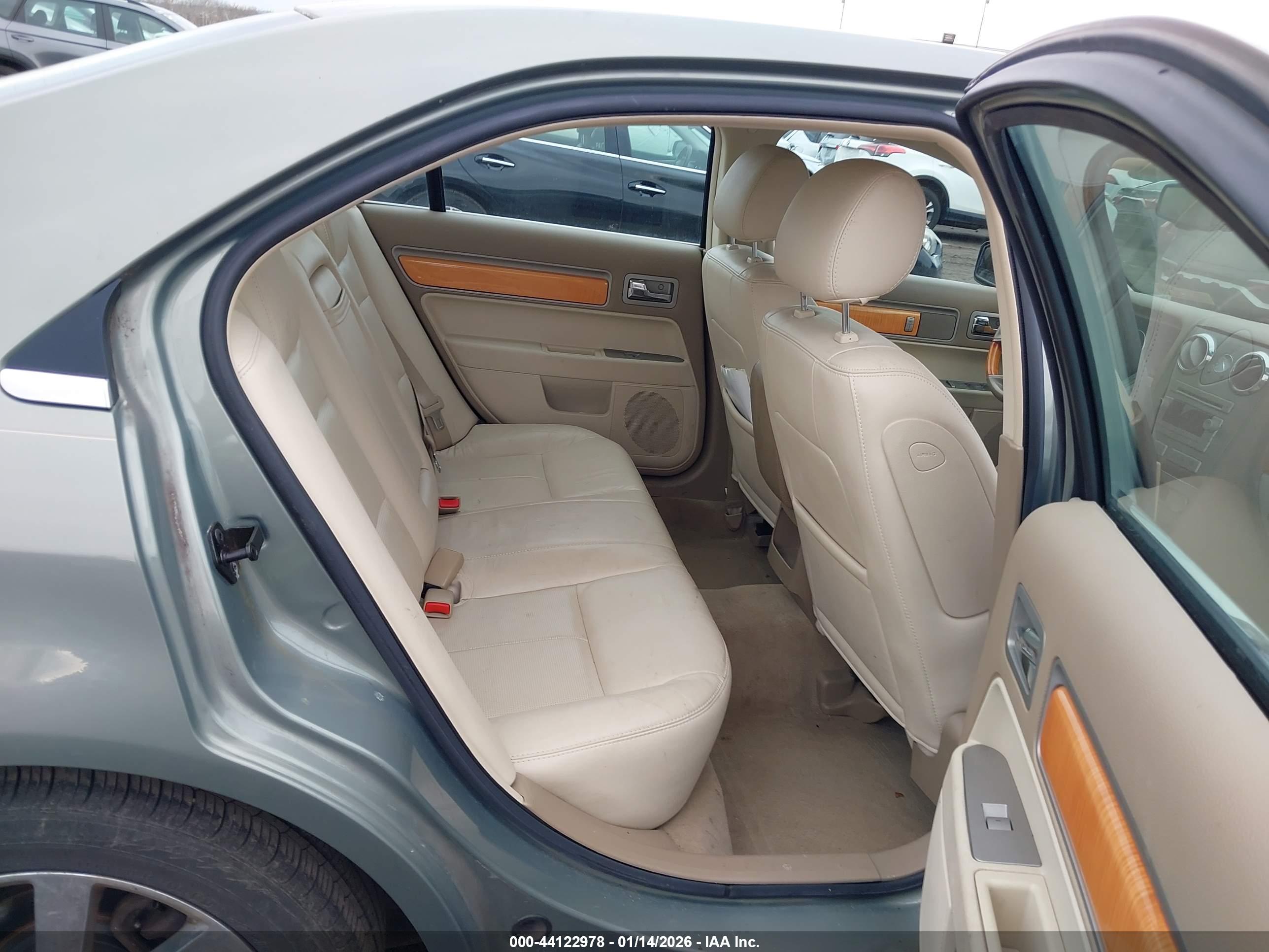 LINCOLN MKZ image 8