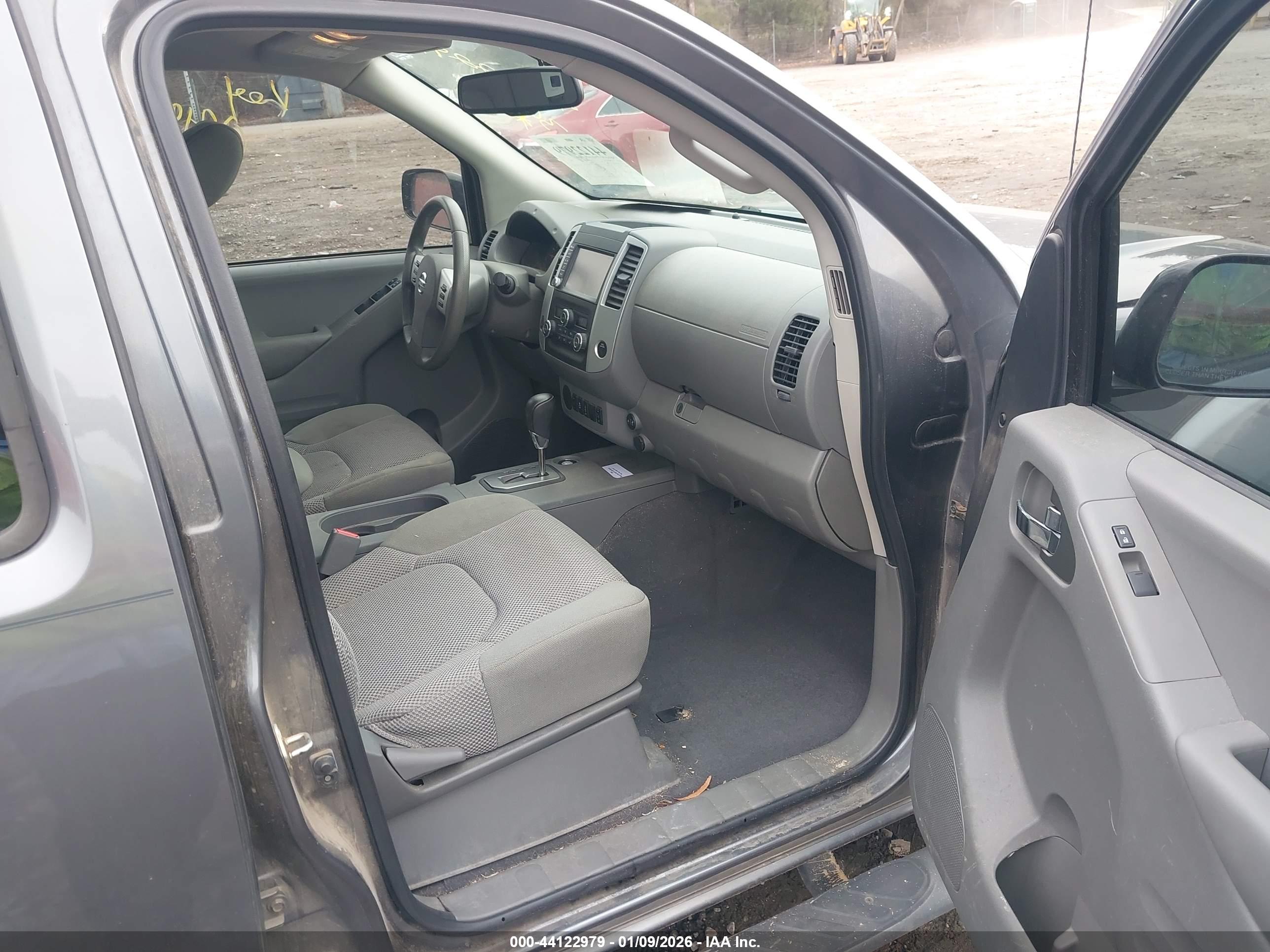 NISSAN FRONTIER image 5