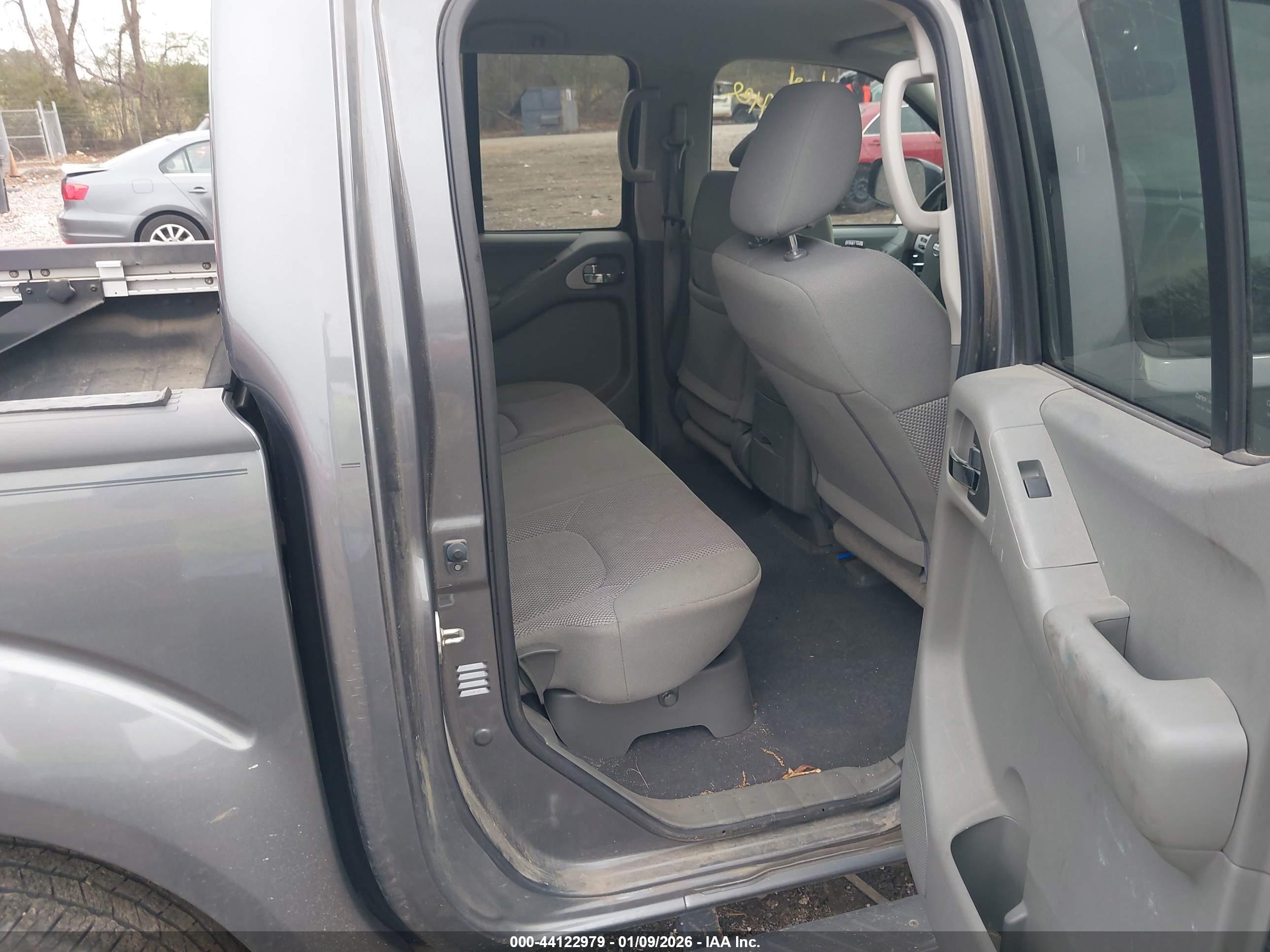 NISSAN FRONTIER image 8