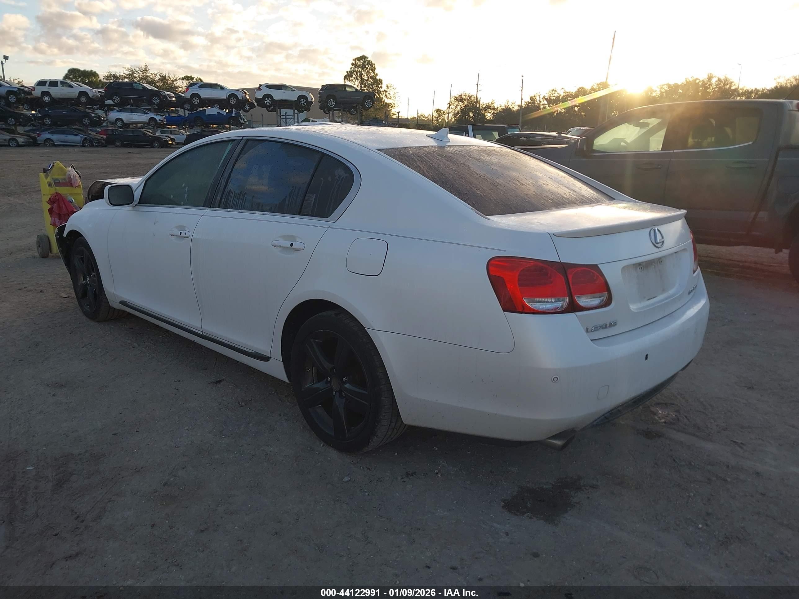 LEXUS GS image 3