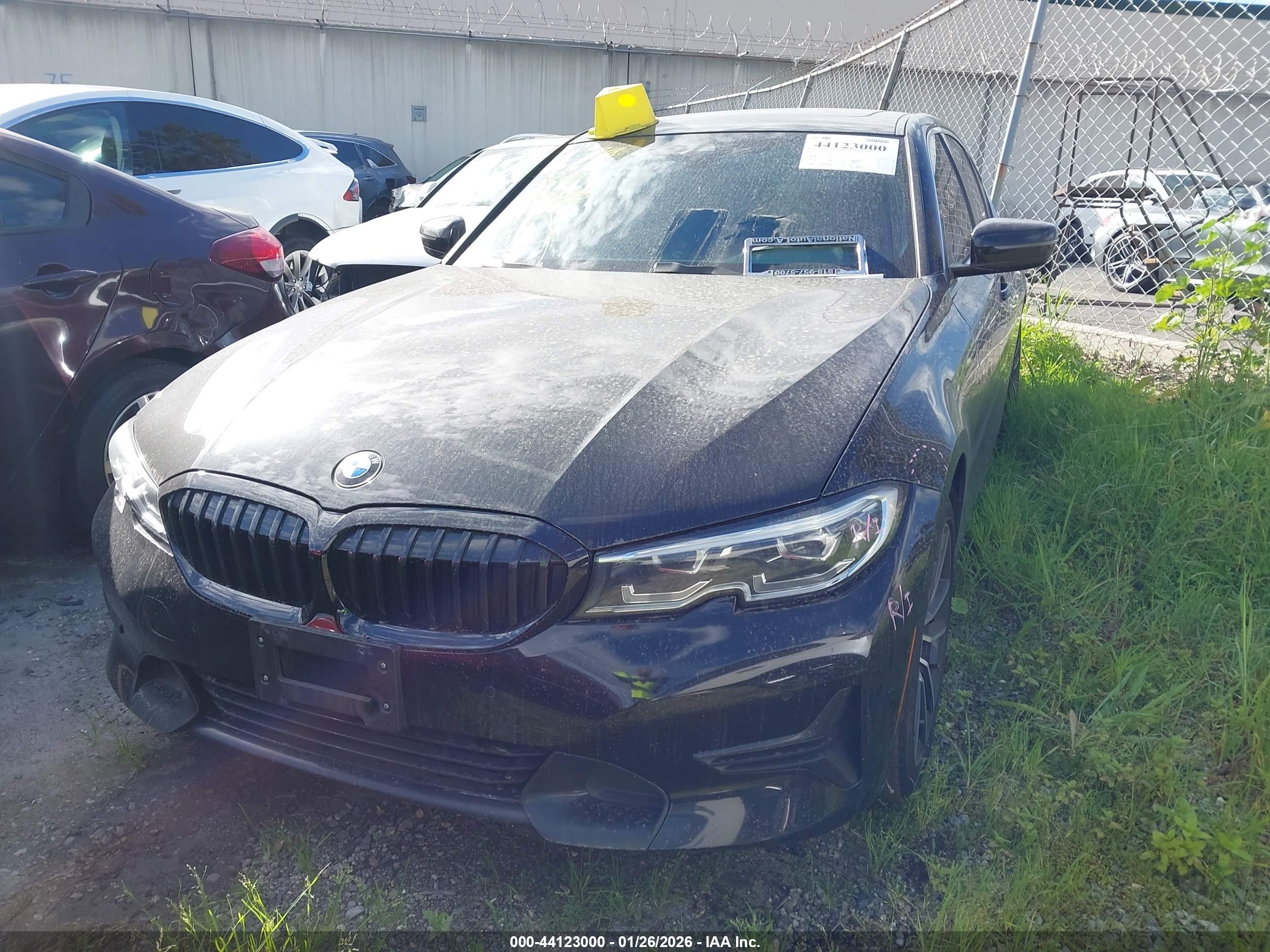 BMW 330I image 2