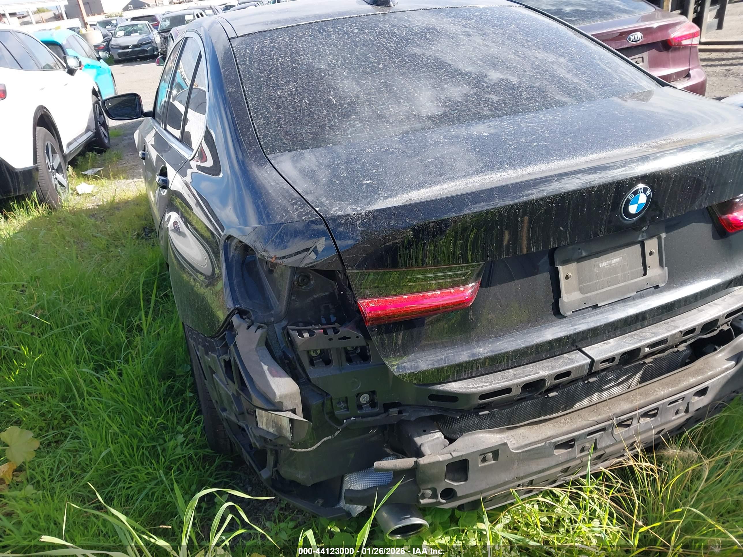 BMW 330I image 3
