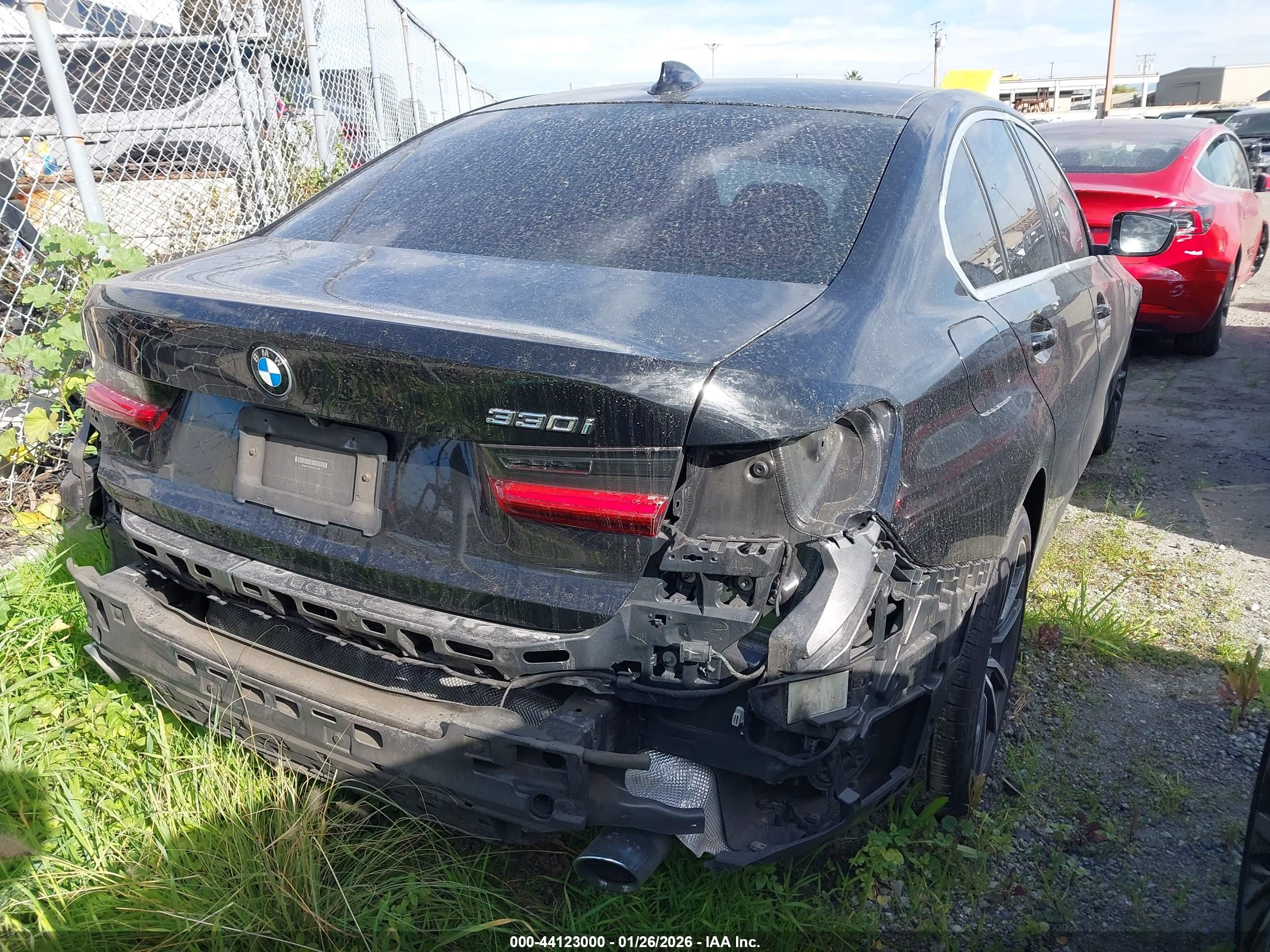 BMW 330I image 4
