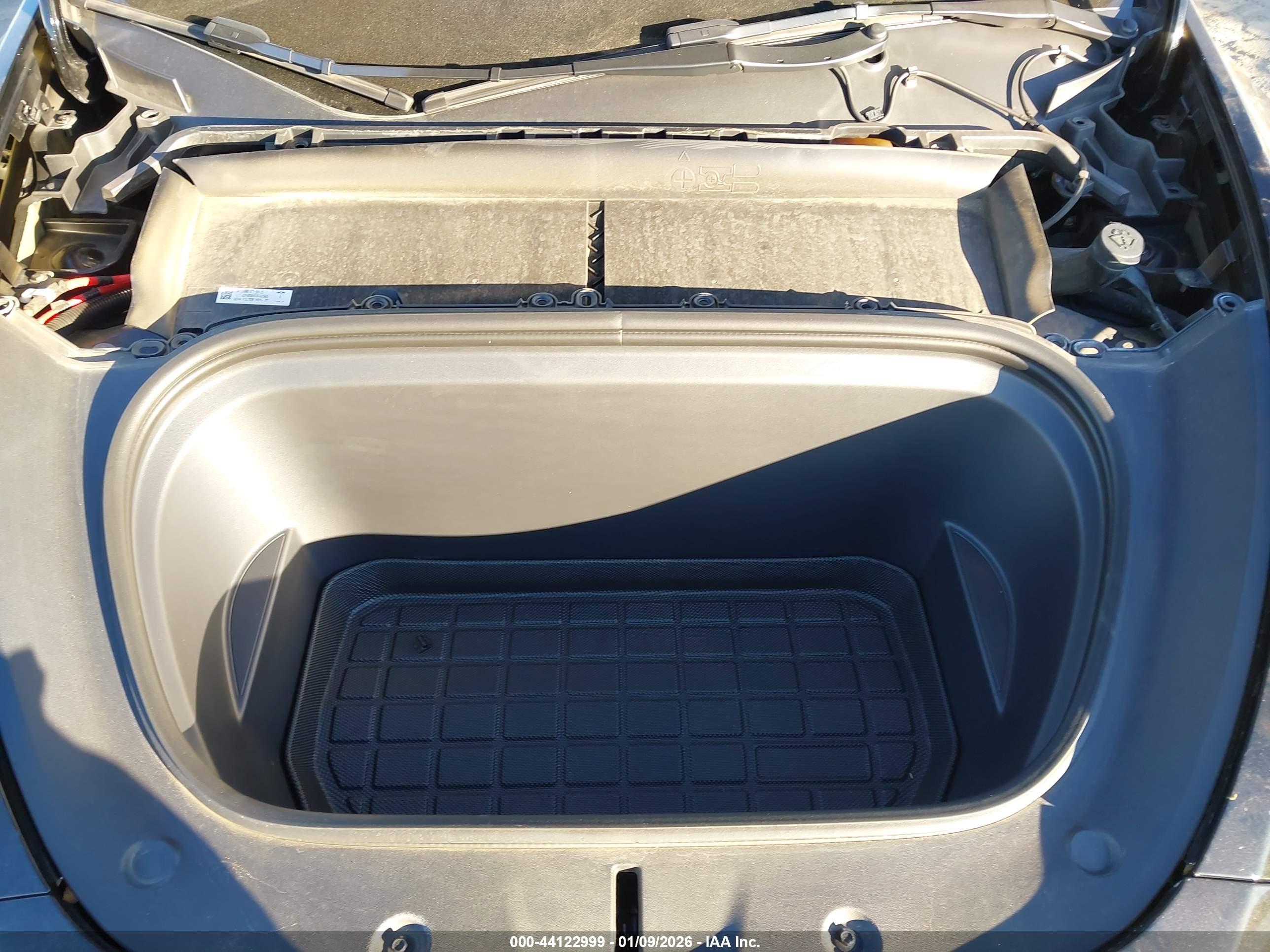 TESLA MODEL image 10