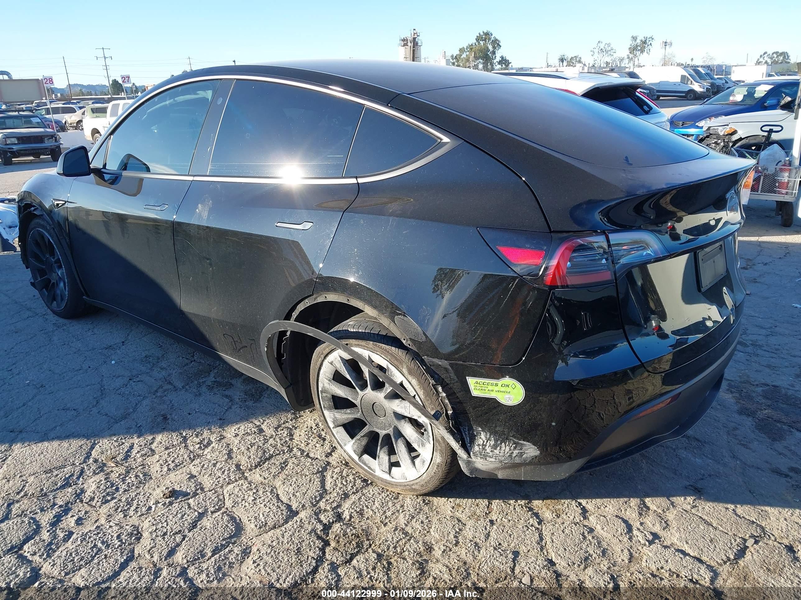 TESLA MODEL image 3