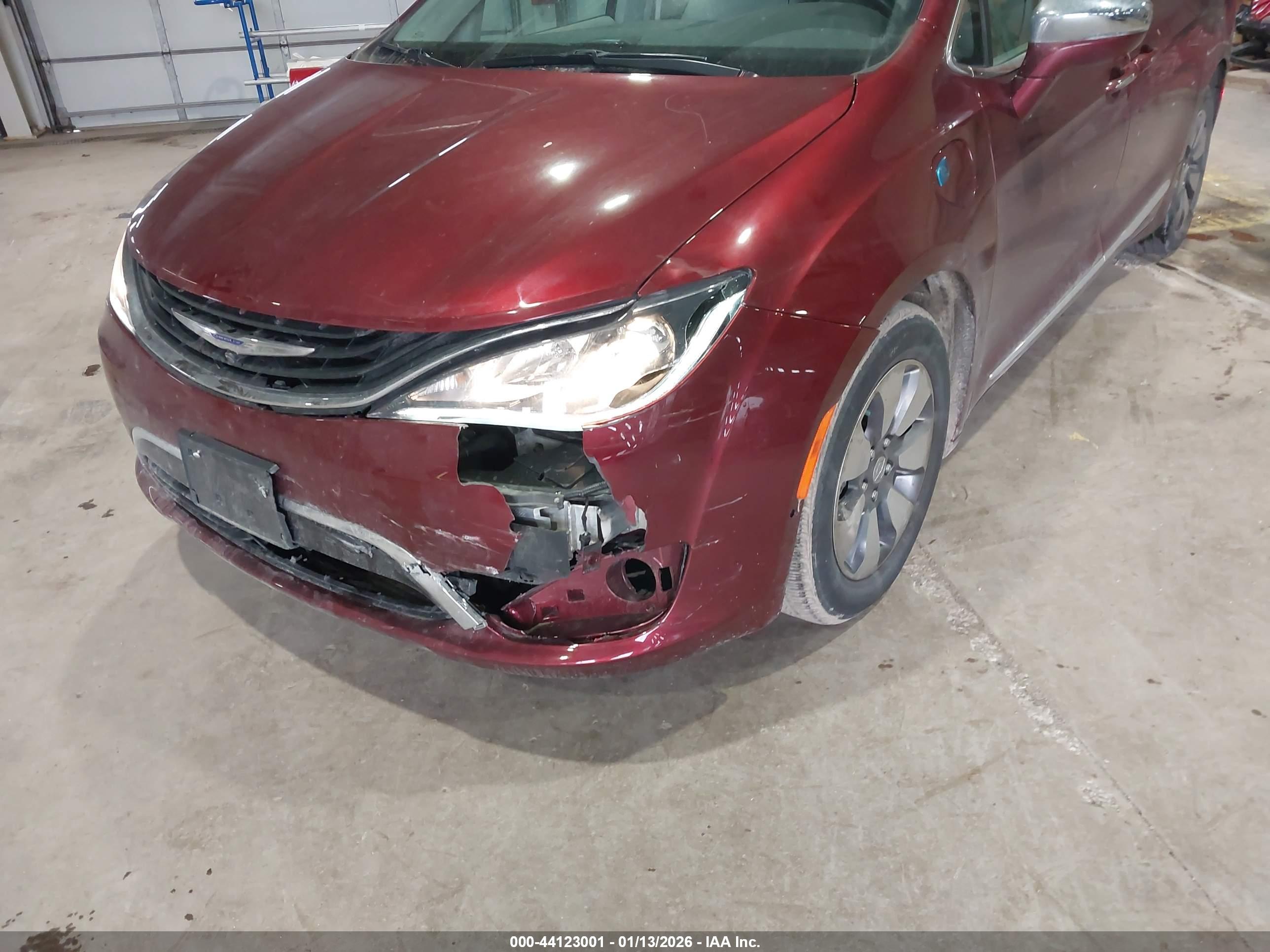 CHRYSLER PACIFICA image 6