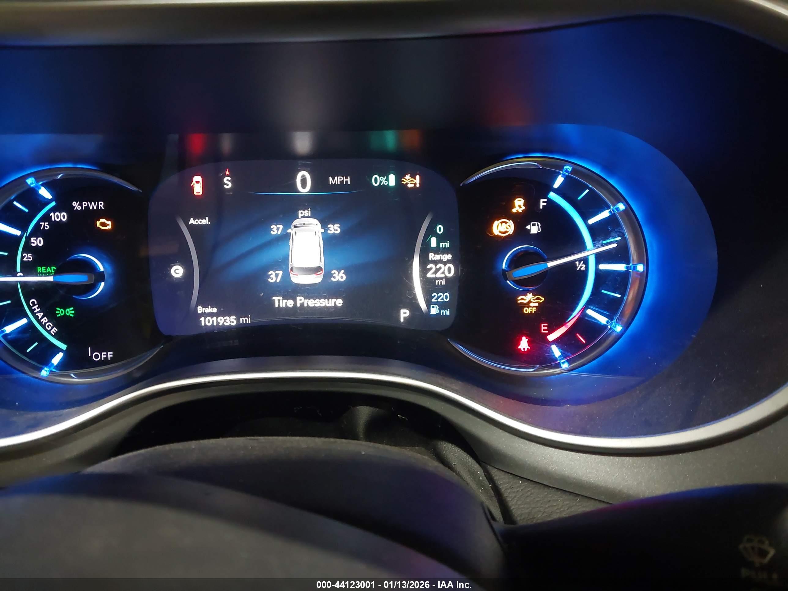 CHRYSLER PACIFICA image 7