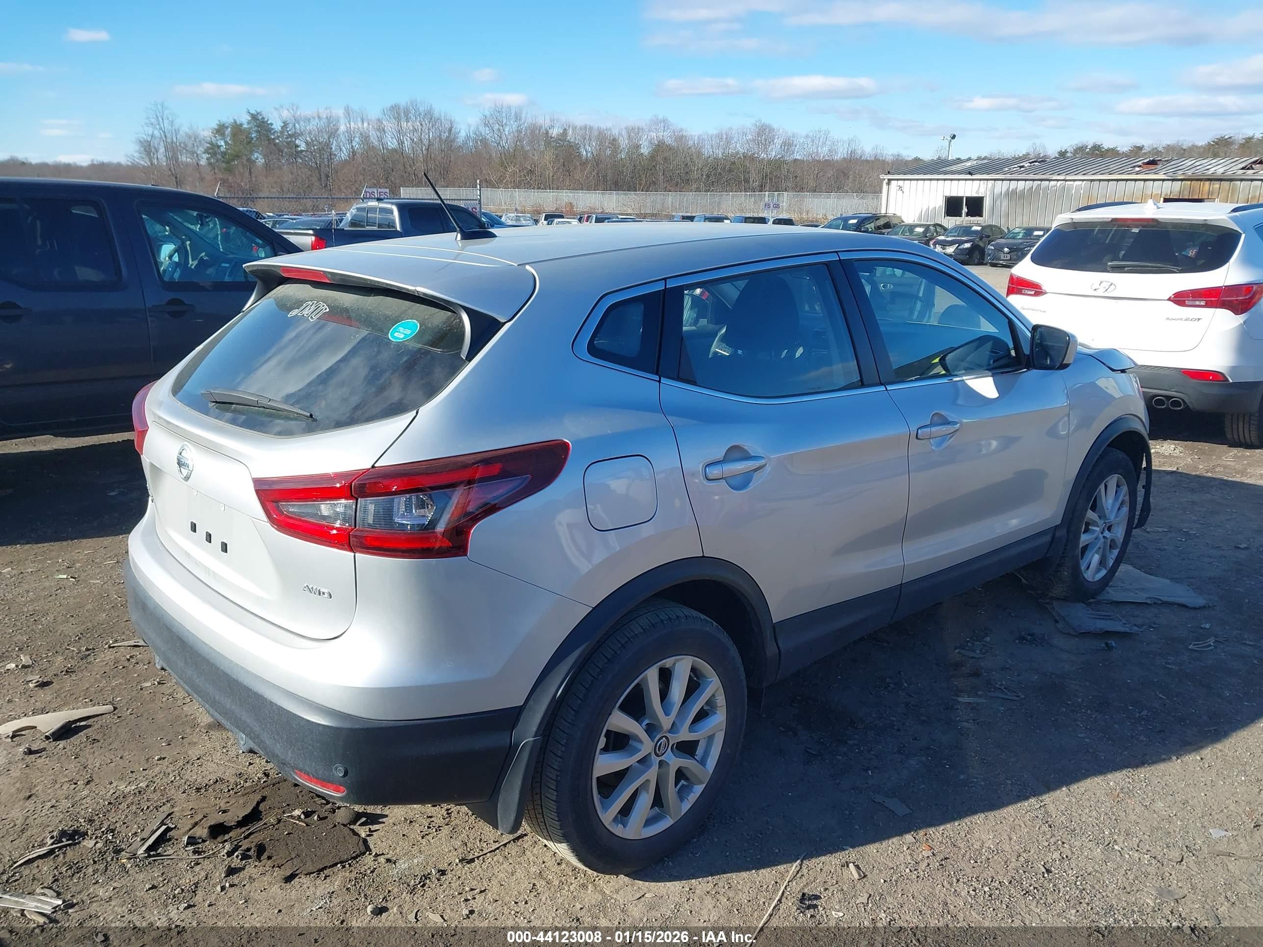 NISSAN ROGUE image 4