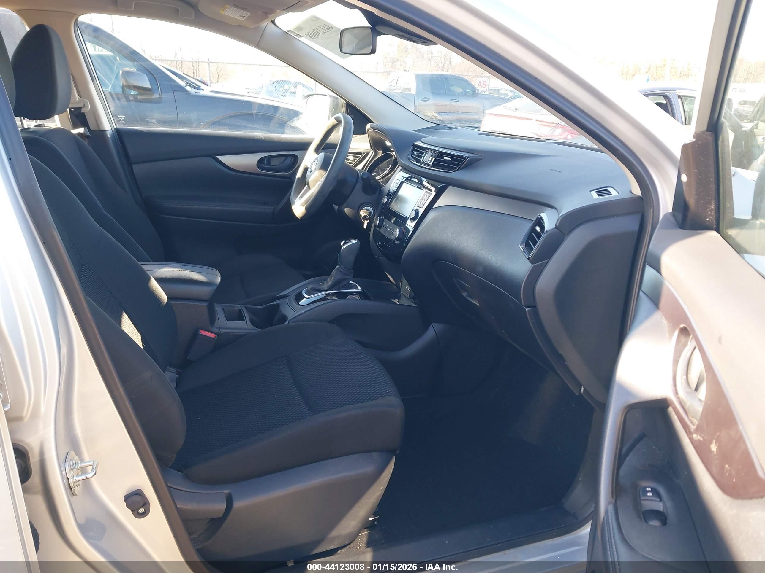 NISSAN ROGUE image 5