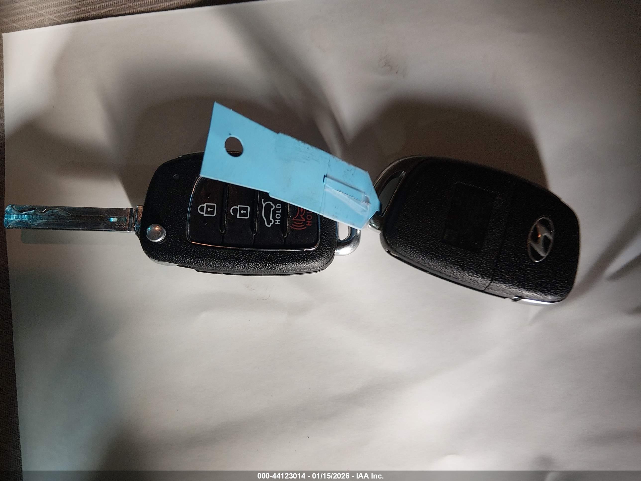 HYUNDAI TUCSON image 11
