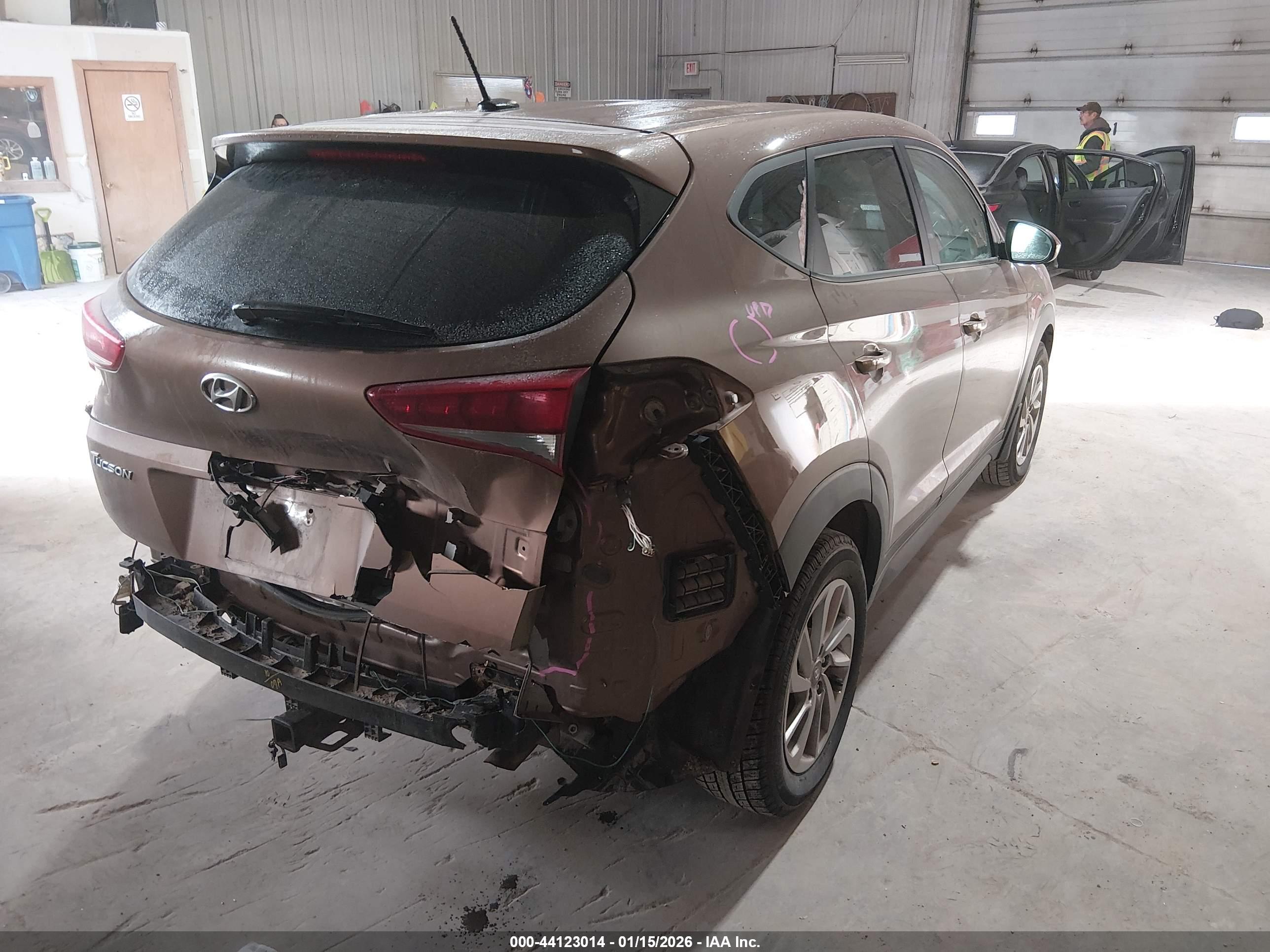 HYUNDAI TUCSON image 4