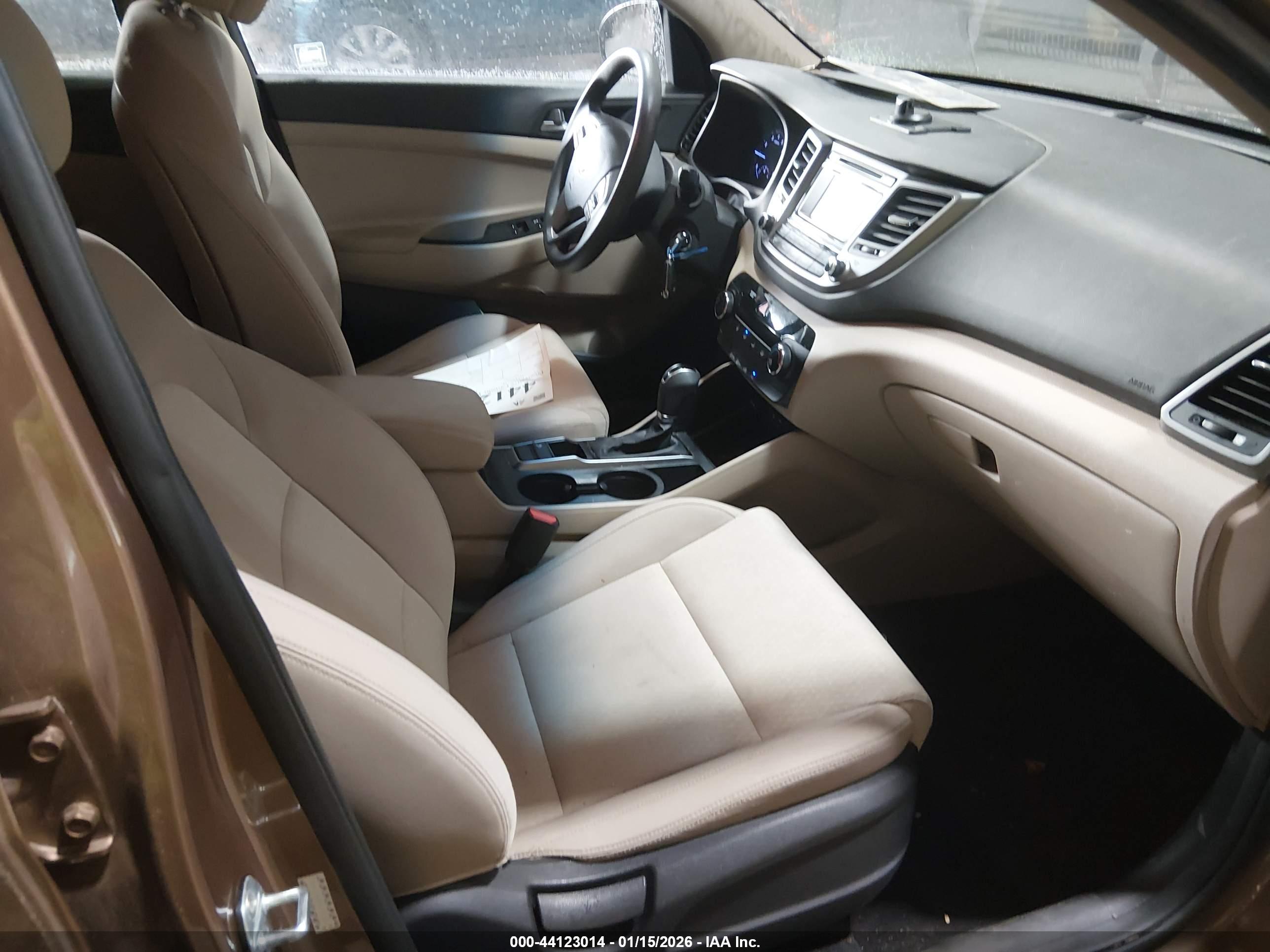 HYUNDAI TUCSON image 5