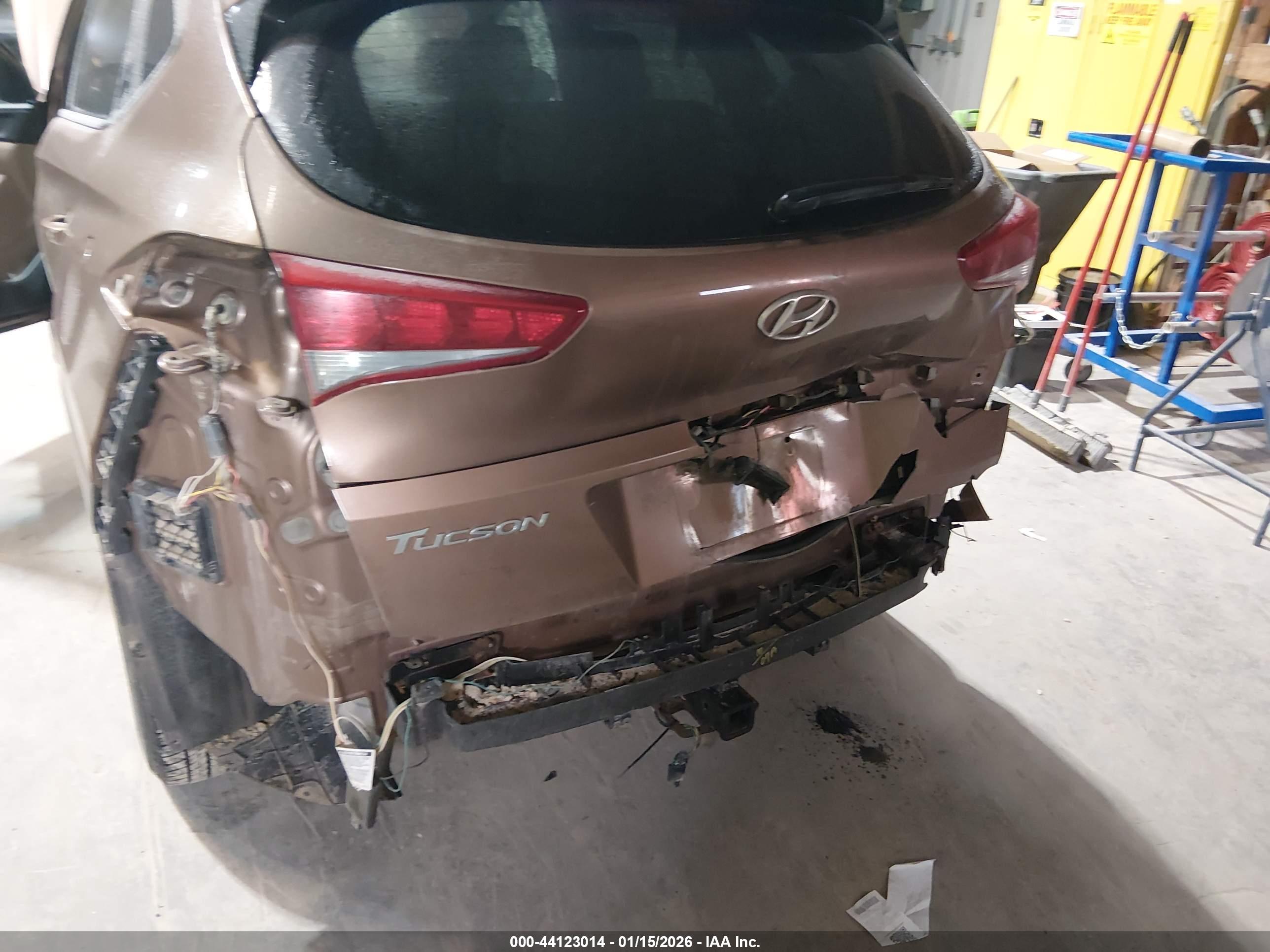HYUNDAI TUCSON image 6
