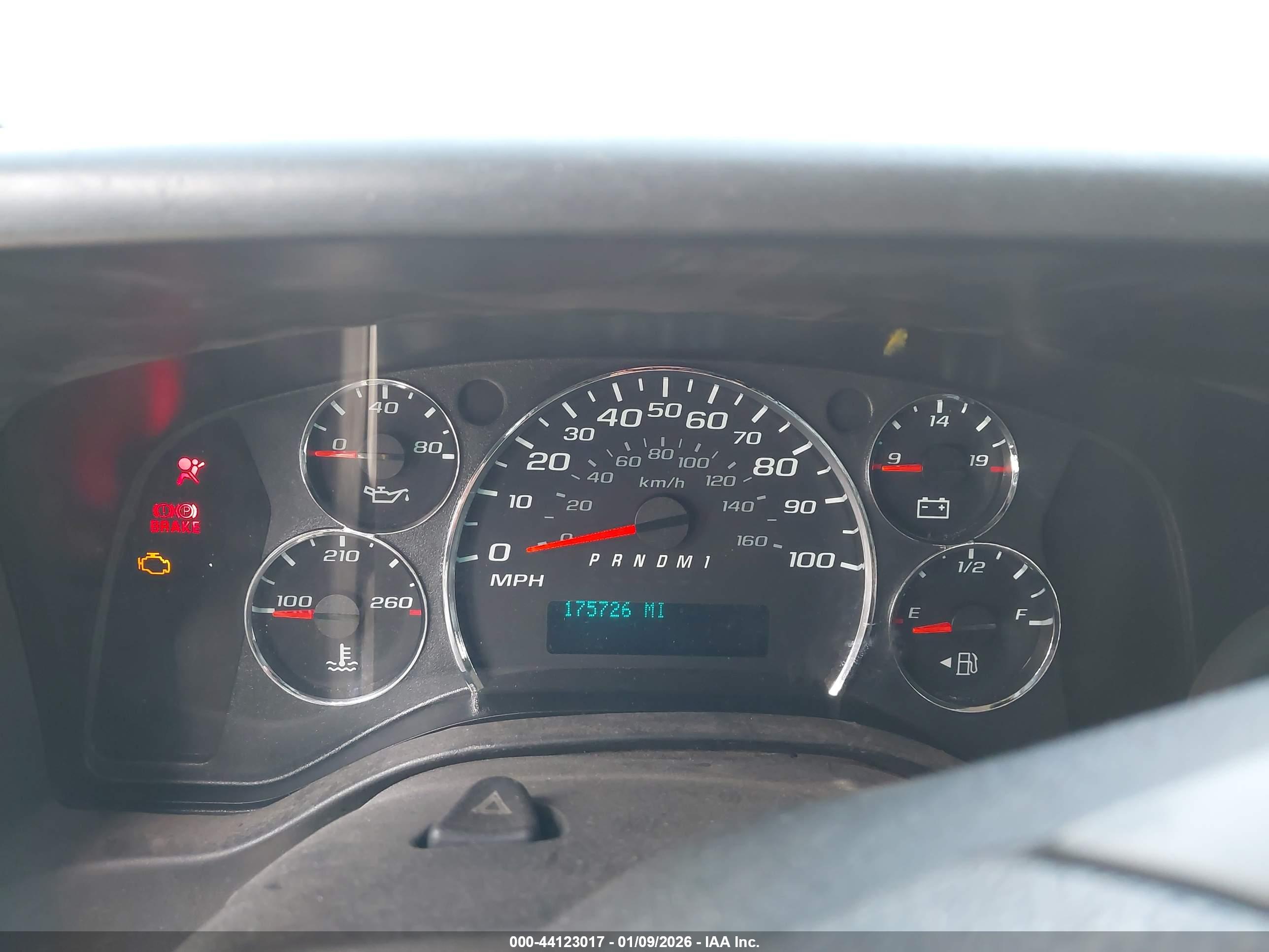 CHEVROLET EXPRESS image 7
