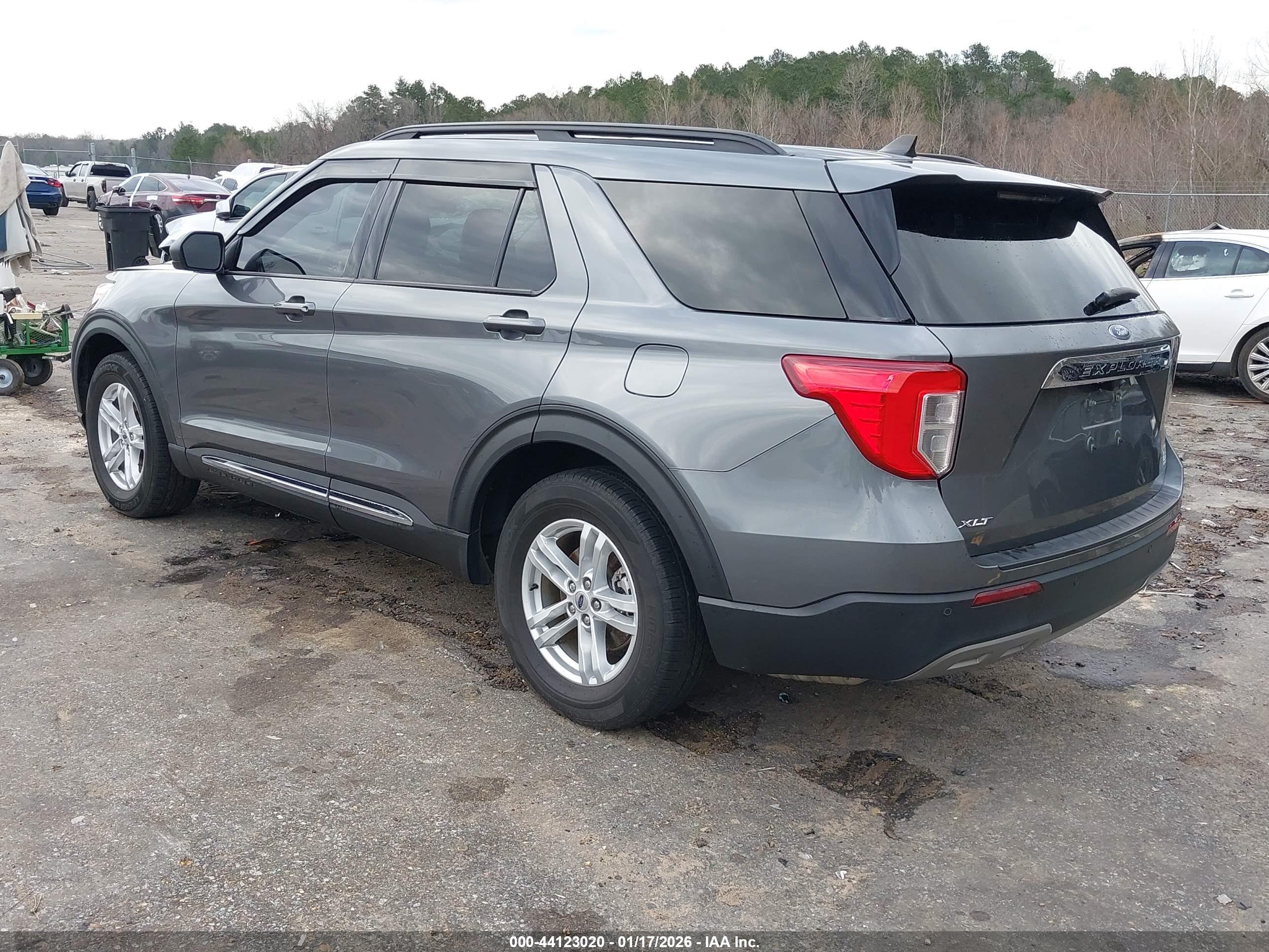 FORD EXPLORER image 3