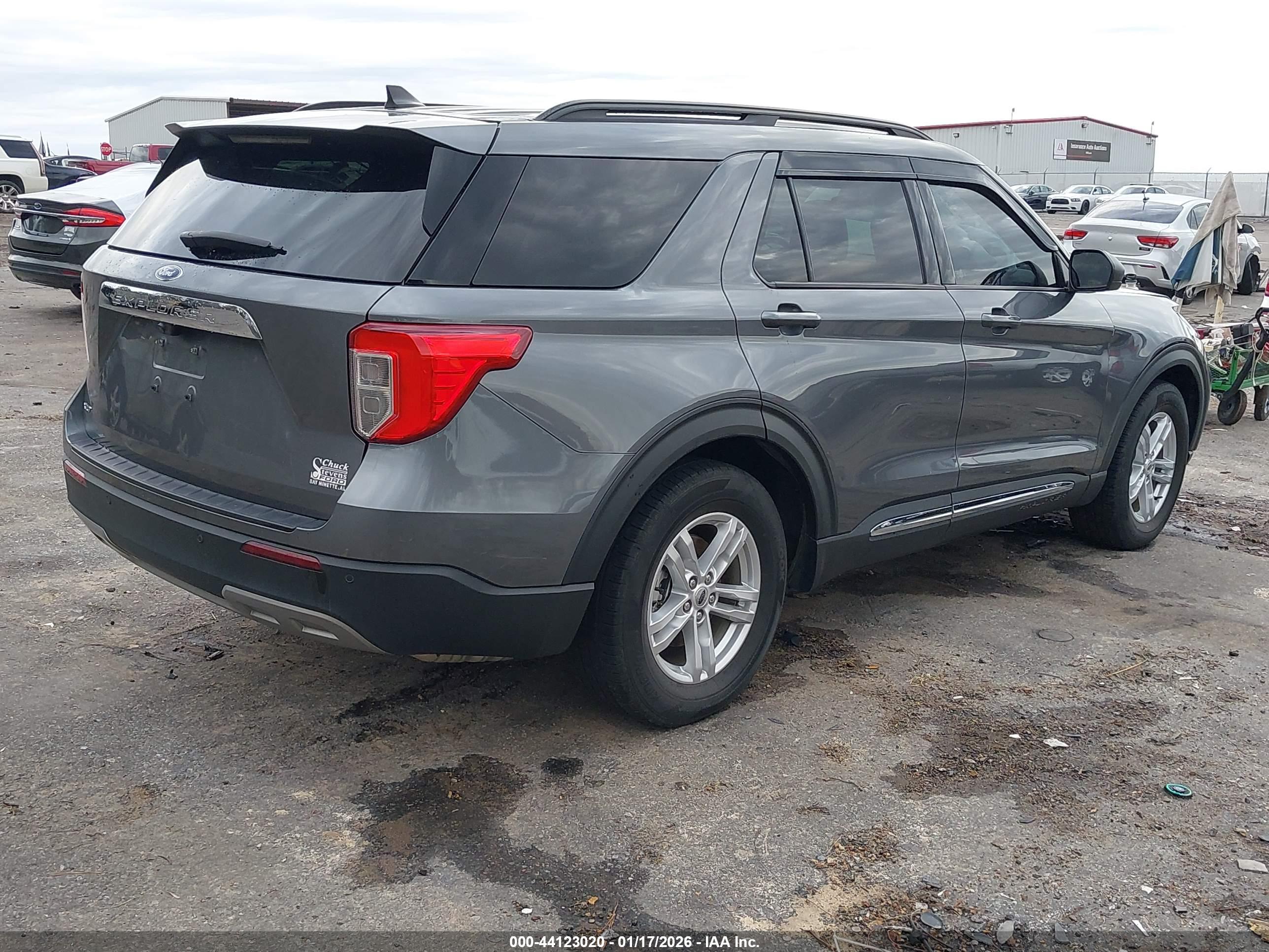 FORD EXPLORER image 4