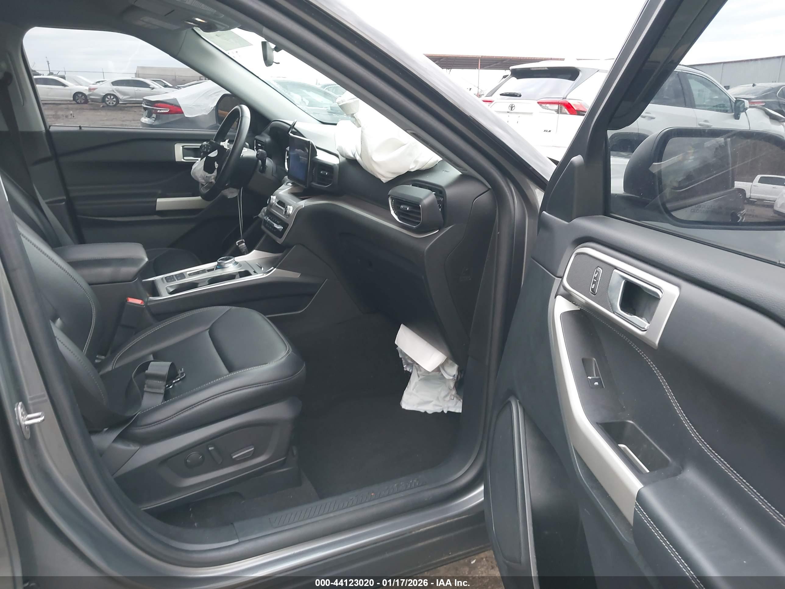 FORD EXPLORER image 5