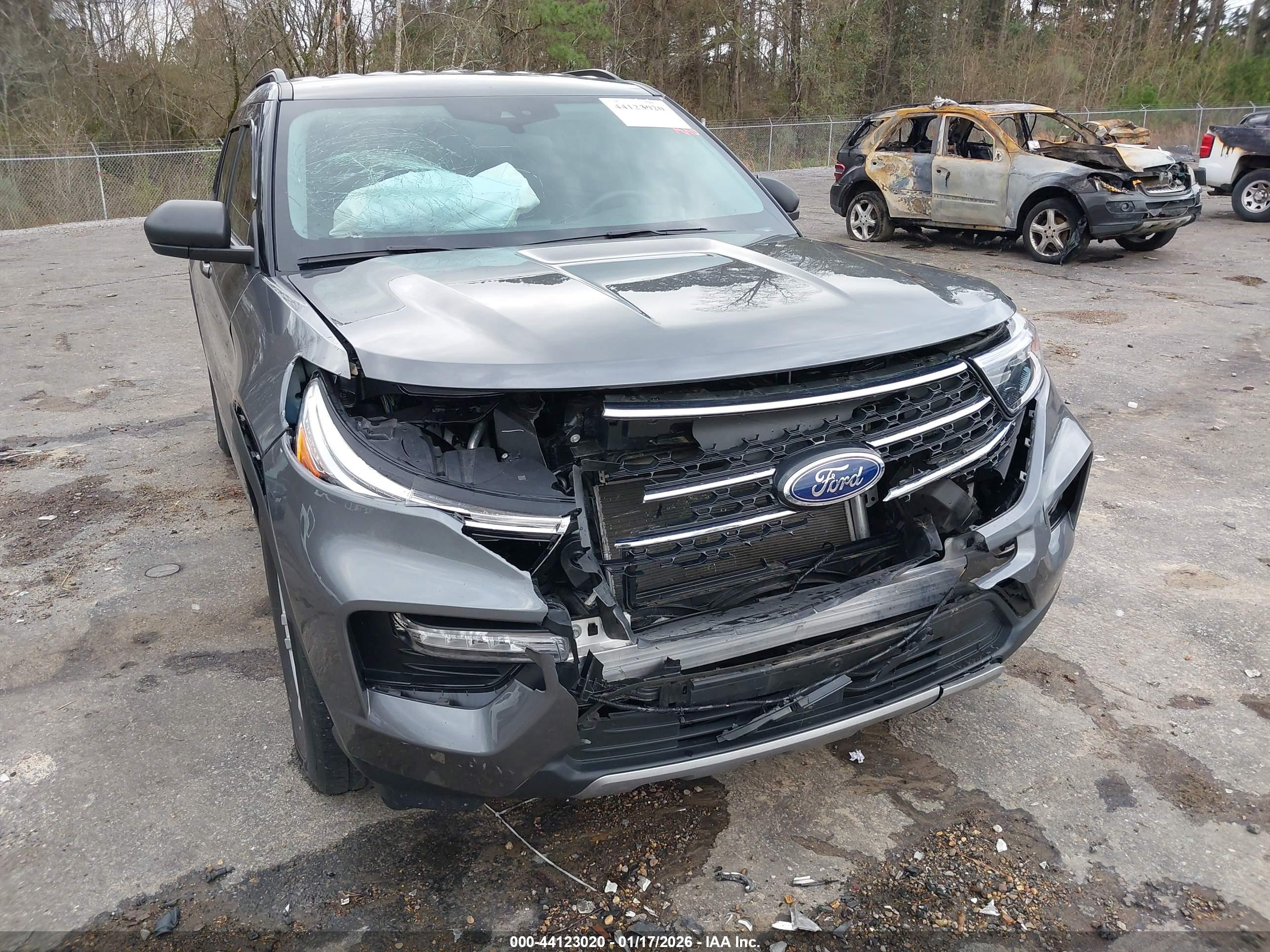 FORD EXPLORER image 6