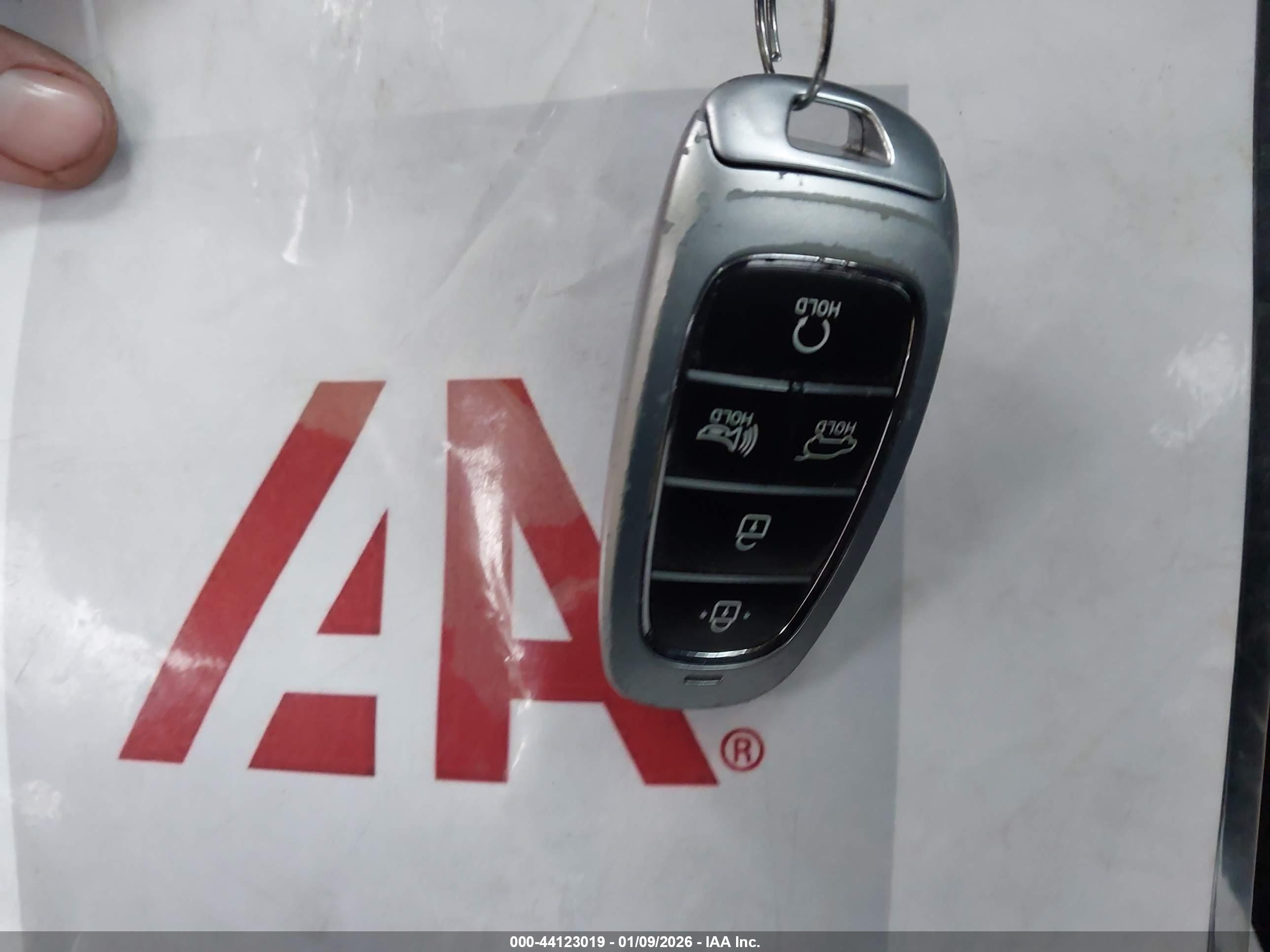 HYUNDAI TUCSON image 11