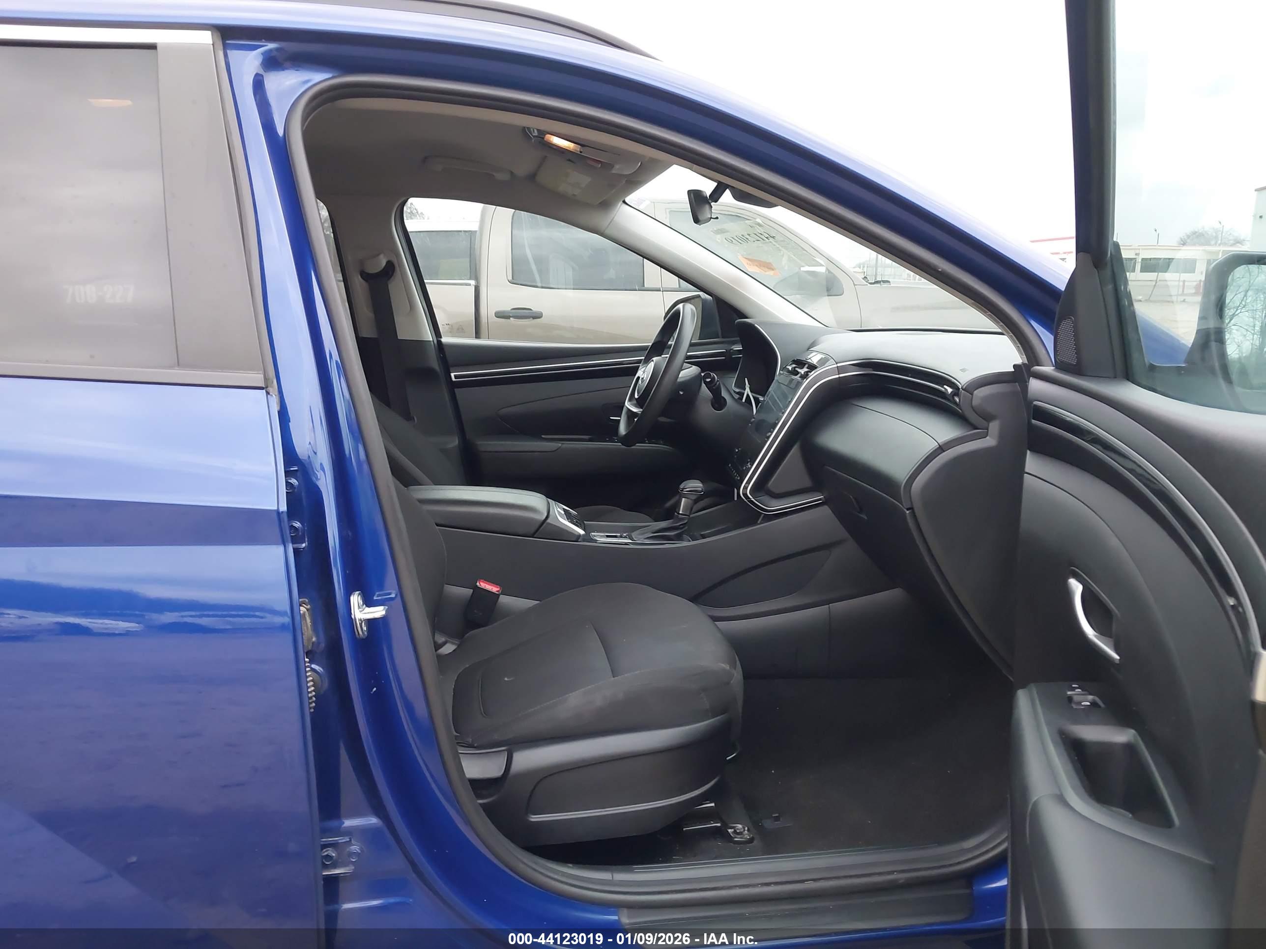 HYUNDAI TUCSON image 5