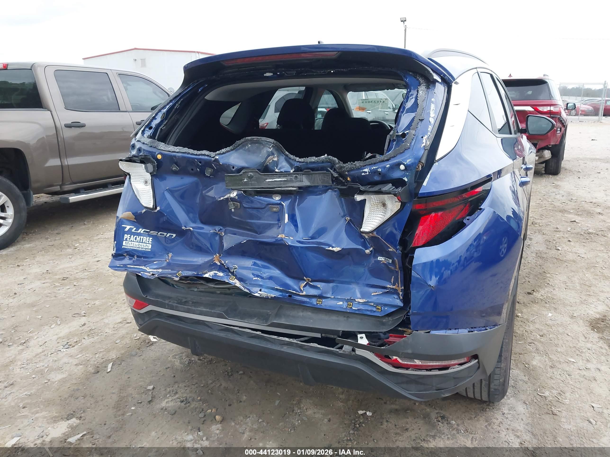 HYUNDAI TUCSON image 6